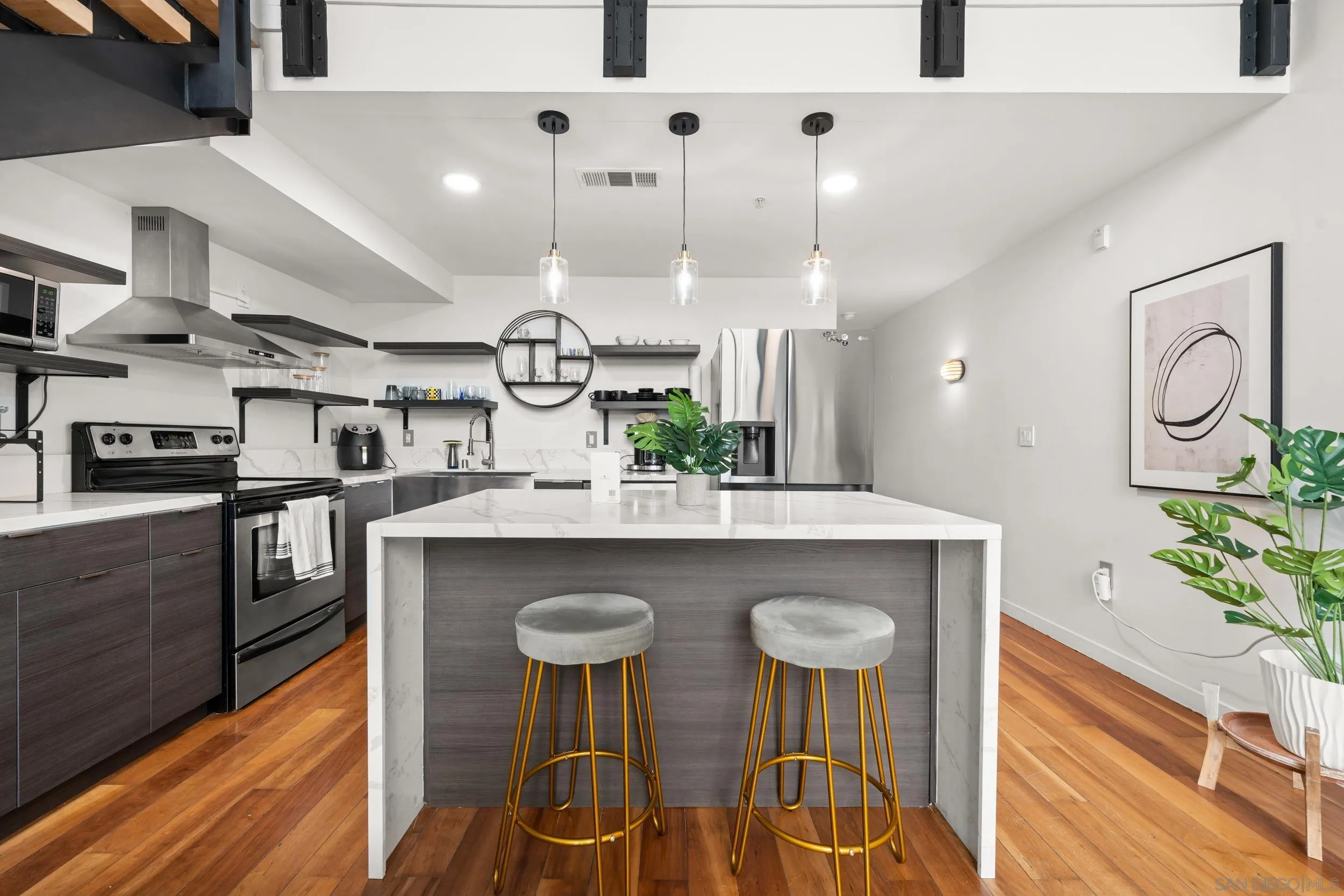 https://cdn.realtyfeed.com/cdn/127/250040417/024aad371d3cd92be5bca6f7b22a4040.webp