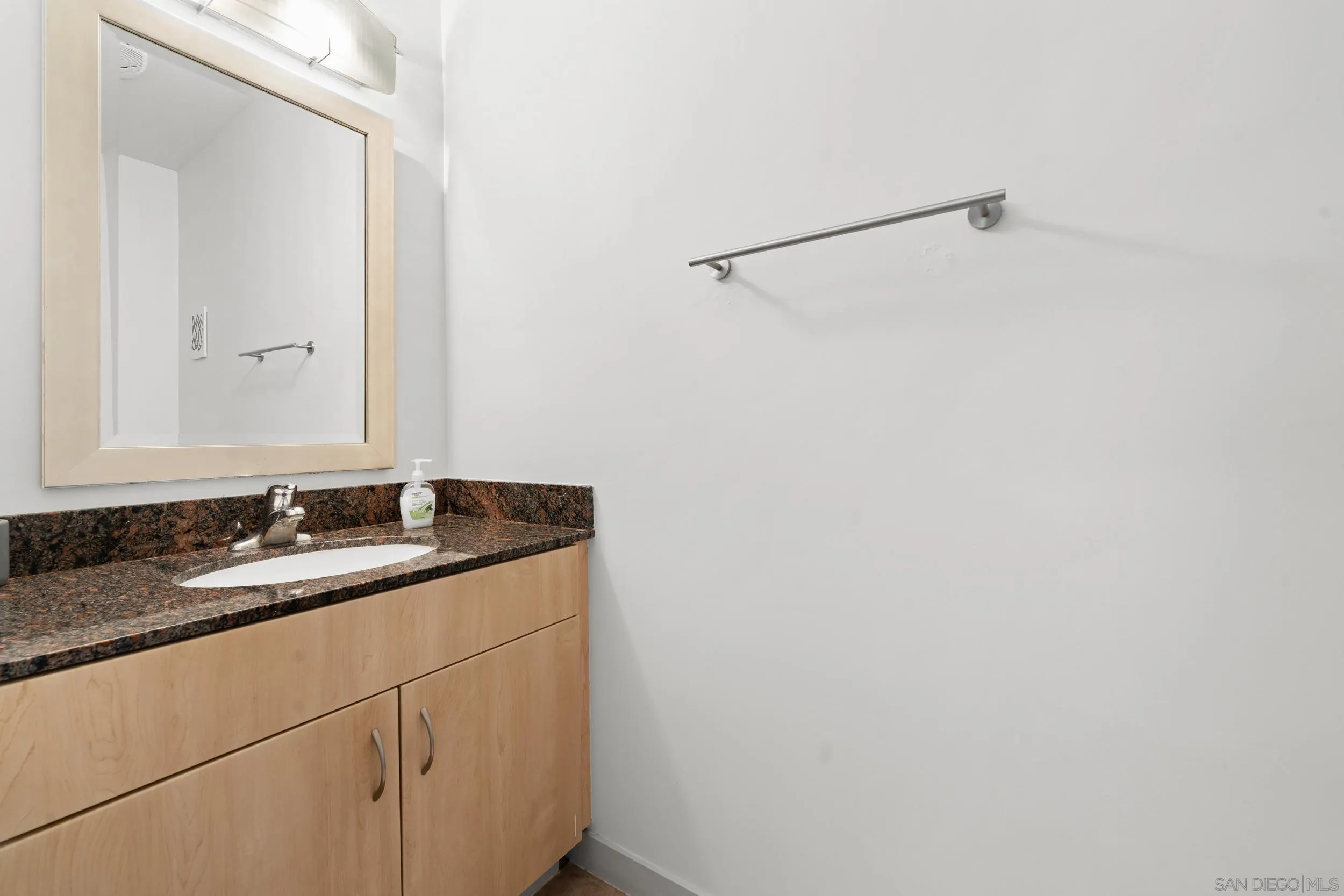 https://cdn.realtyfeed.com/cdn/127/250040417/2a0aa0504cd5d5901ae593795fc1c27e.webp