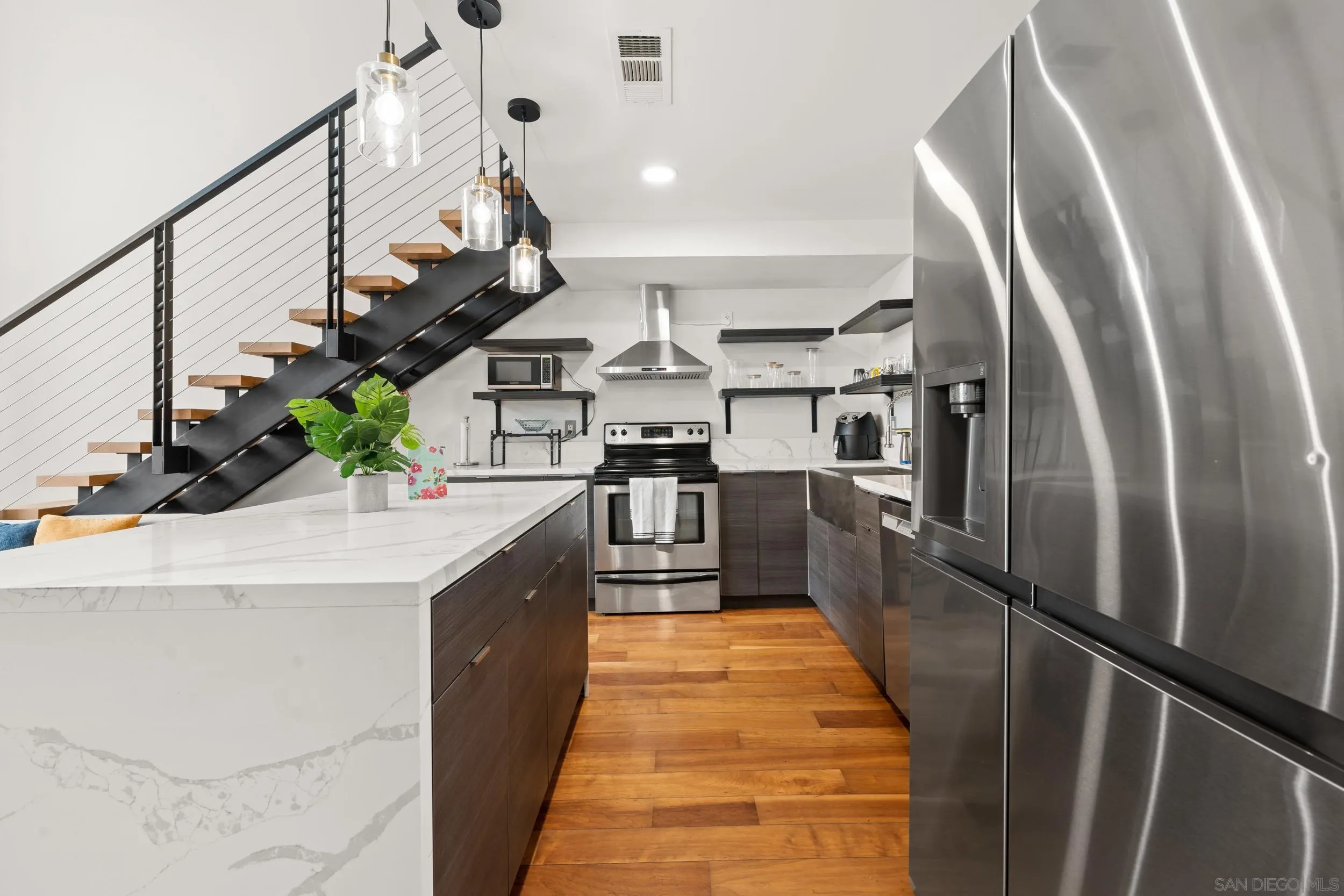 https://cdn.realtyfeed.com/cdn/127/250040417/95bec2359da15e8962da6c4c3cb92b34.webp