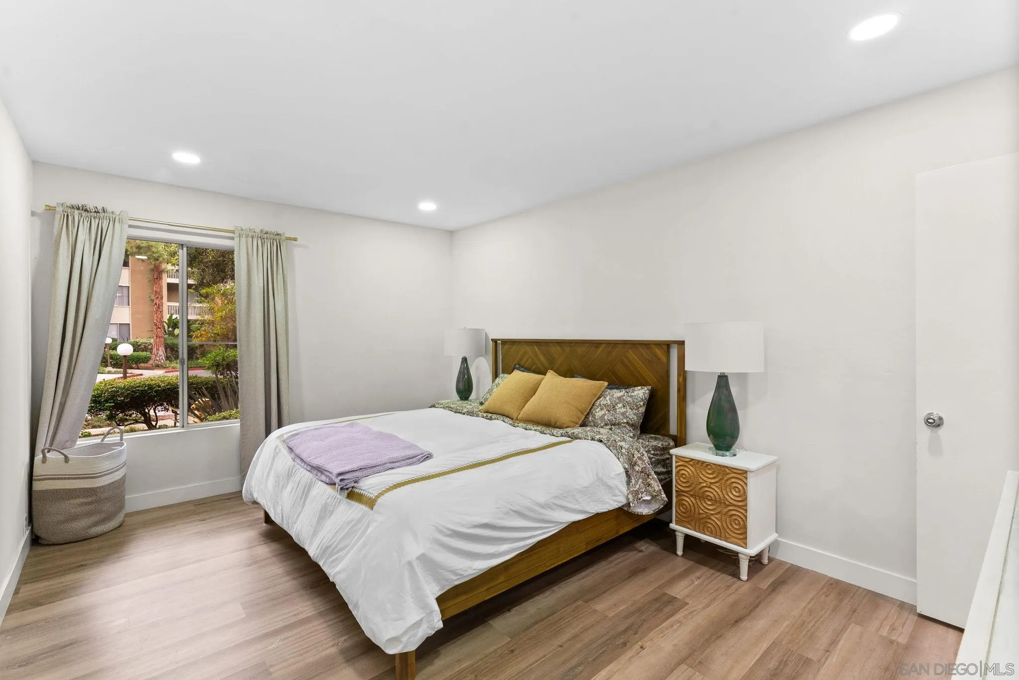 https://cdn.realtyfeed.com/cdn/127/250040435/1061f97fdb838a9b76a5fd165ce788c9.webp