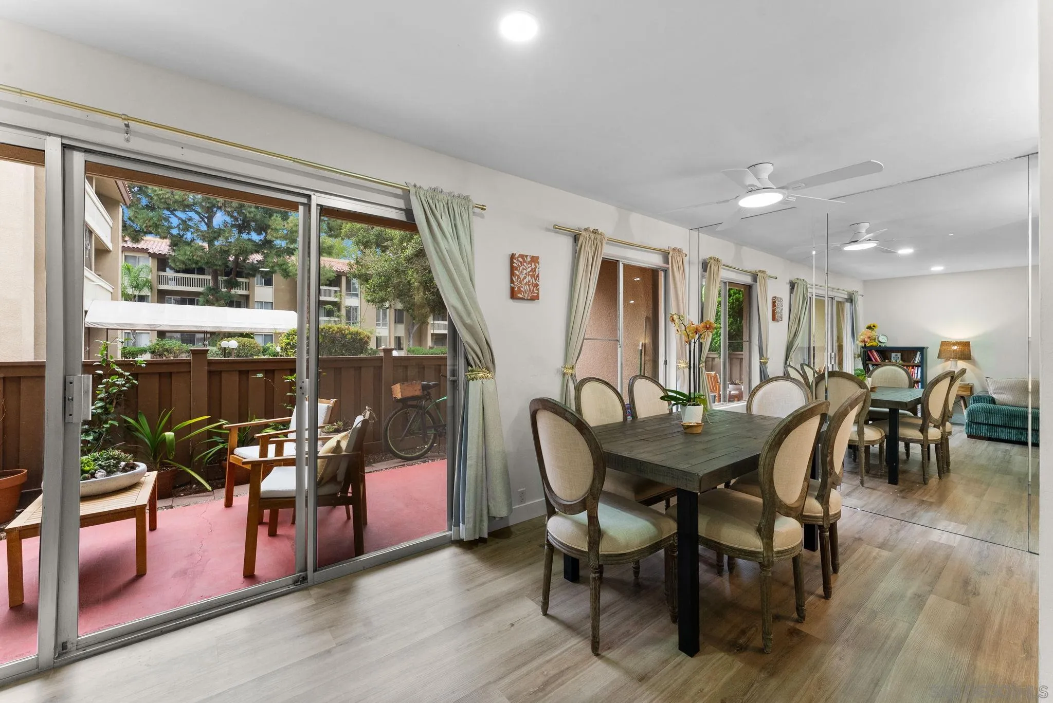 https://cdn.realtyfeed.com/cdn/127/250040435/2fbfb70b0456f7b75b226e635c2abb2f.webp