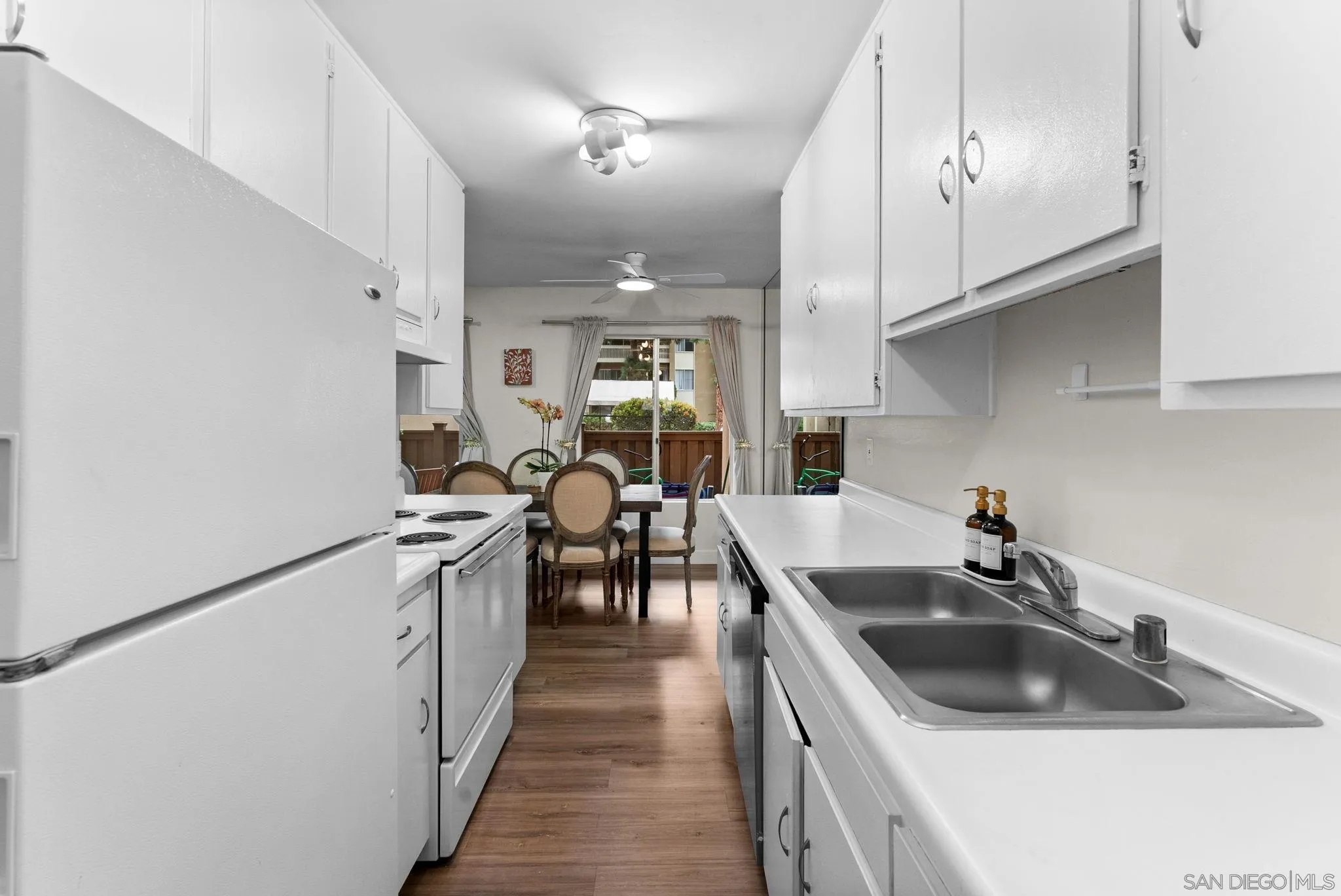 https://cdn.realtyfeed.com/cdn/127/250040435/b03c489c2deae5d68214d192f8283d6f.webp
