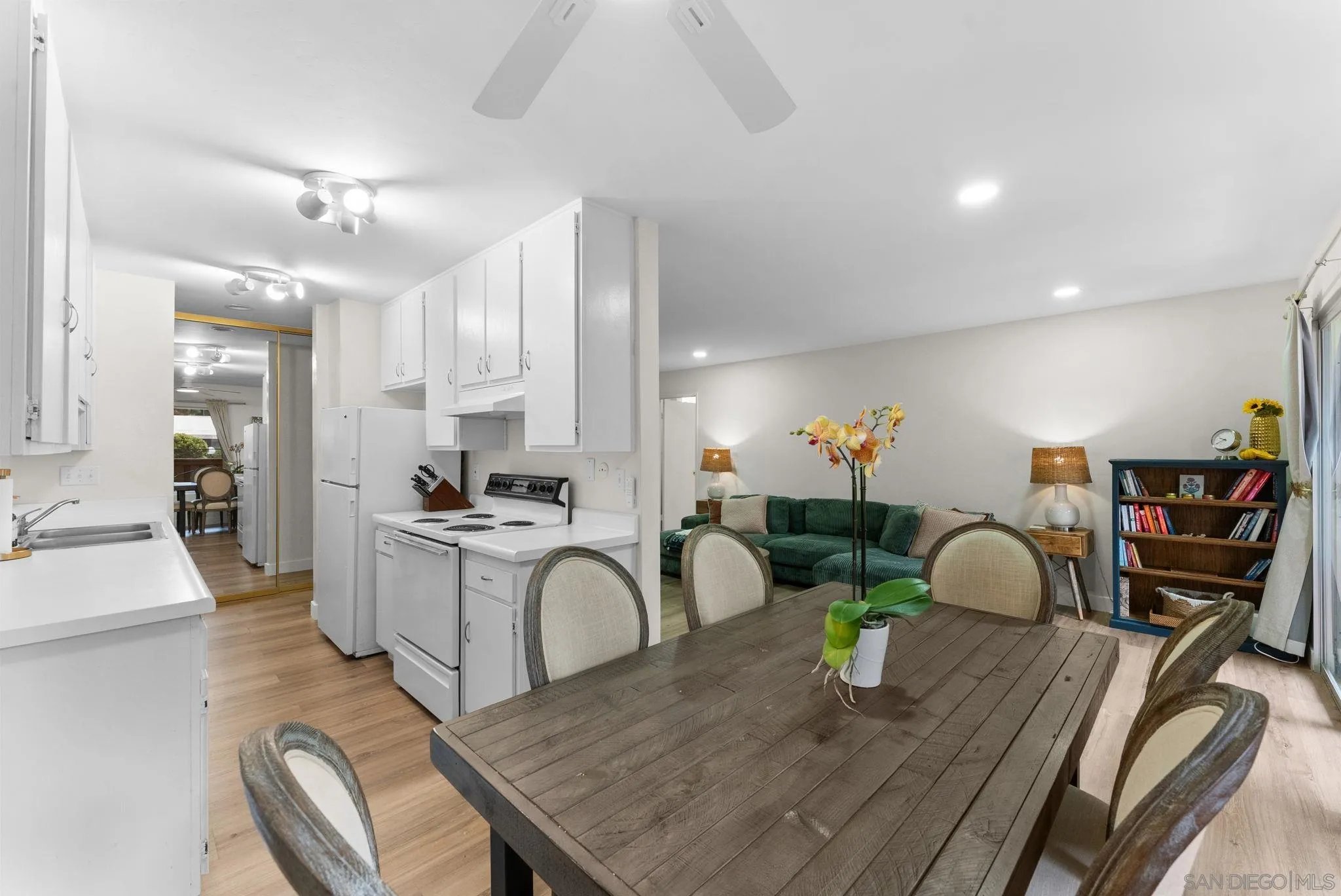 https://cdn.realtyfeed.com/cdn/127/250040435/f1293e6b4c6ab6c433d0f08350fba0a9.webp