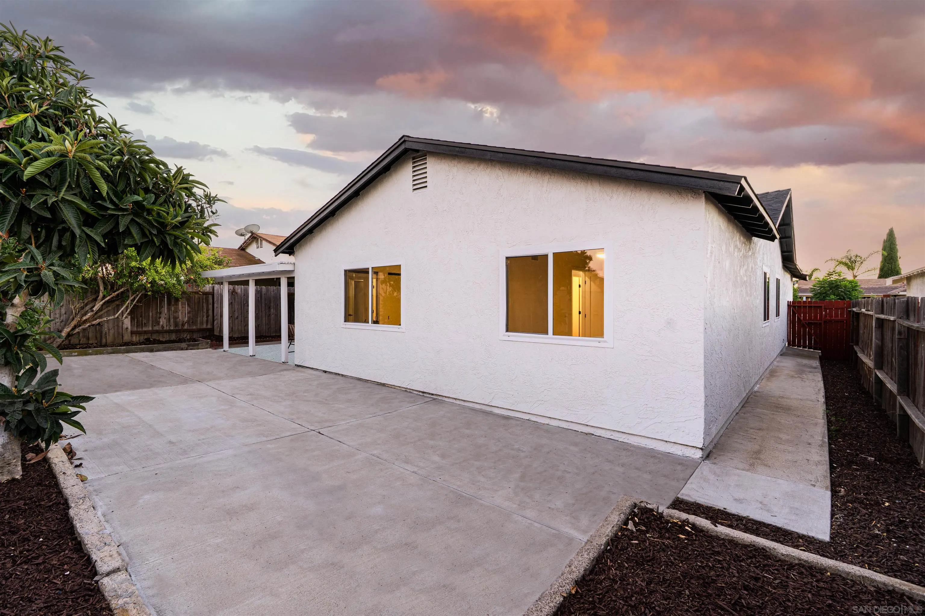 https://cdn.realtyfeed.com/cdn/127/250040436/2ddf3e32e80e2188865a41ac85cad129.webp