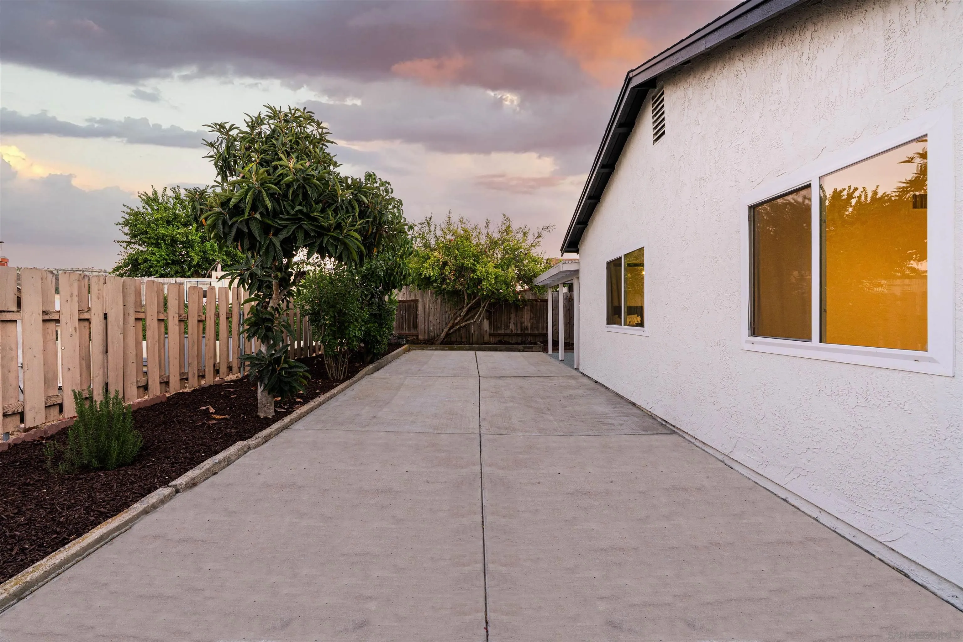 https://cdn.realtyfeed.com/cdn/127/250040436/8ab047fb761ee9ea9c5cd77e2df8f03f.webp