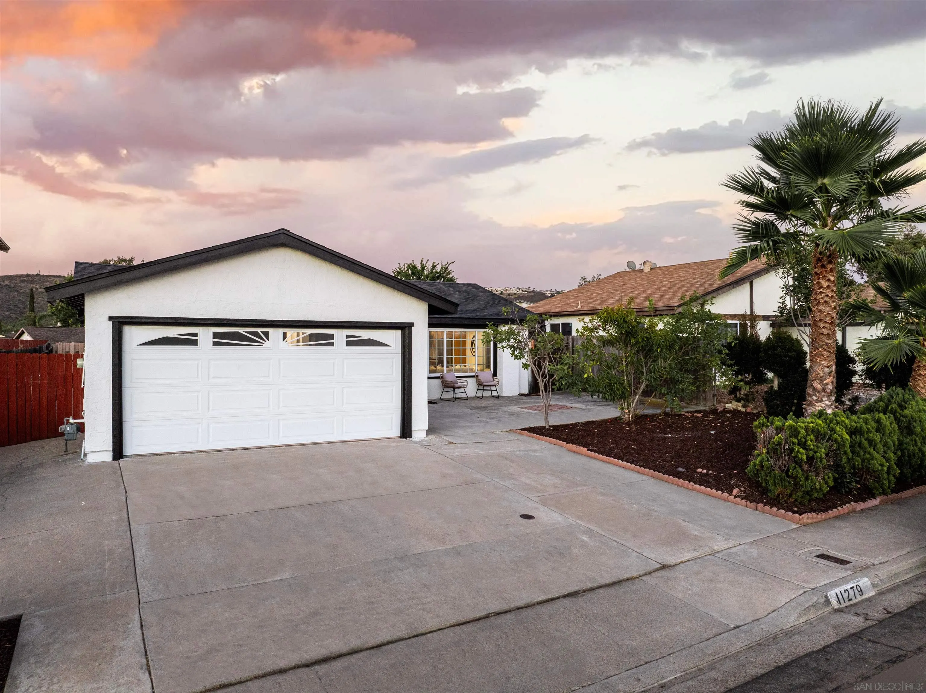 https://cdn.realtyfeed.com/cdn/127/250040436/8df4f1200370f7bf3b55812a852e963b.webp