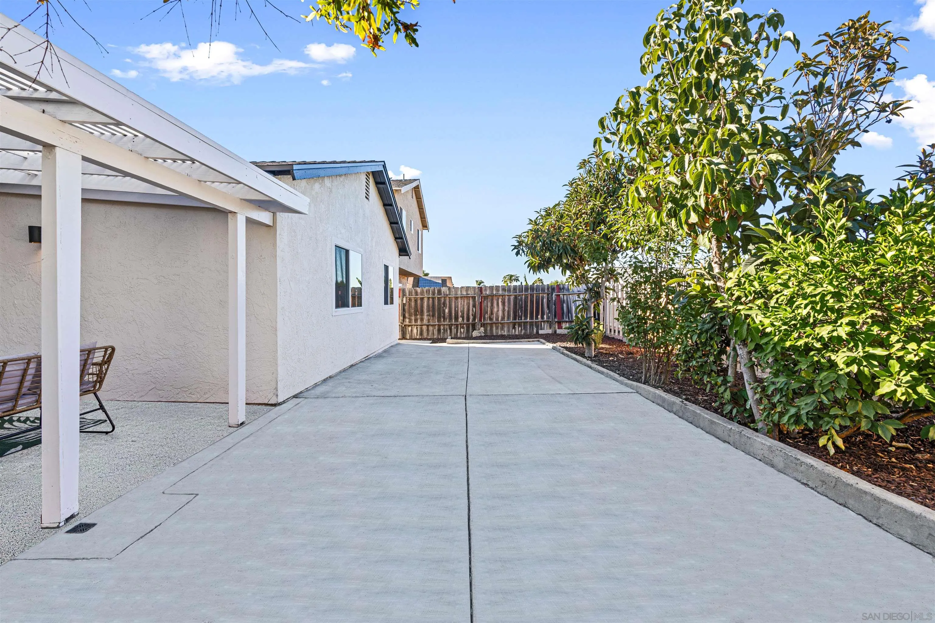 https://cdn.realtyfeed.com/cdn/127/250040436/92fe8fc30d77c1d16a565b7a1dbe34f5.webp