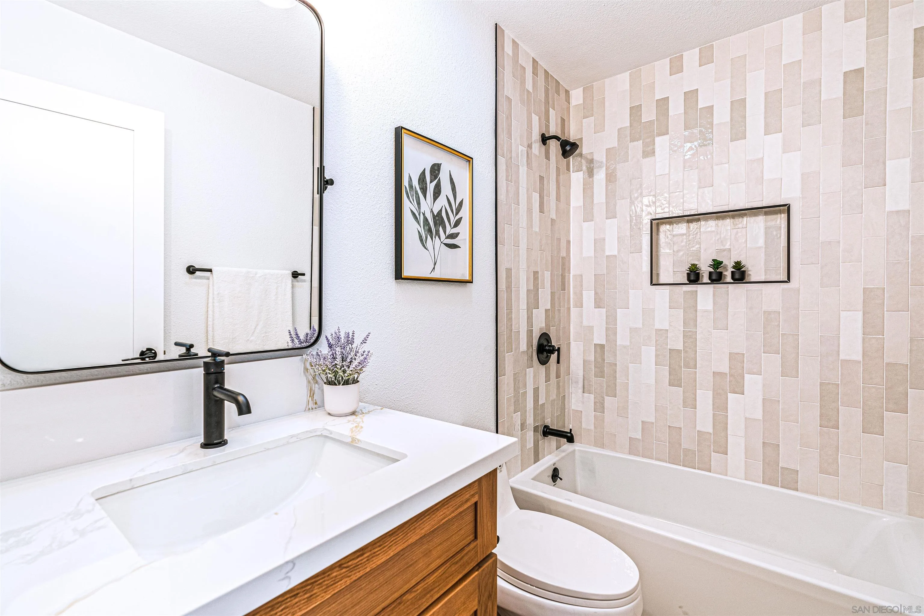 https://cdn.realtyfeed.com/cdn/127/250040436/af4c0de4e21a2cb7e5859e176204d953.webp