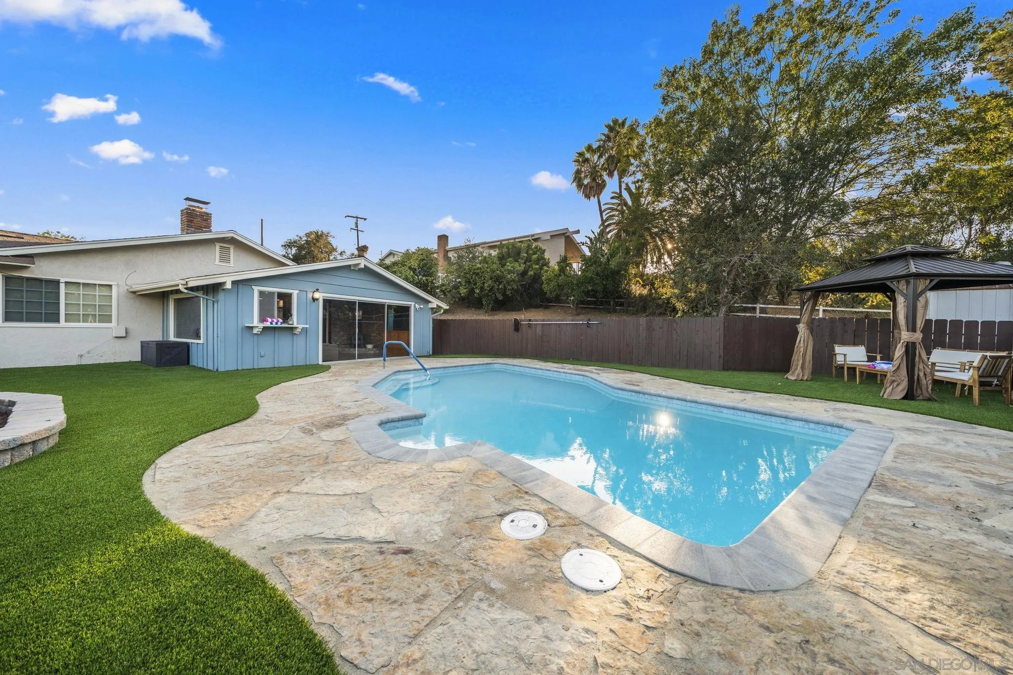 https://cdn.realtyfeed.com/cdn/127/250040443/2fecb7081f1cb03e9d3c83a338a53f17.webp