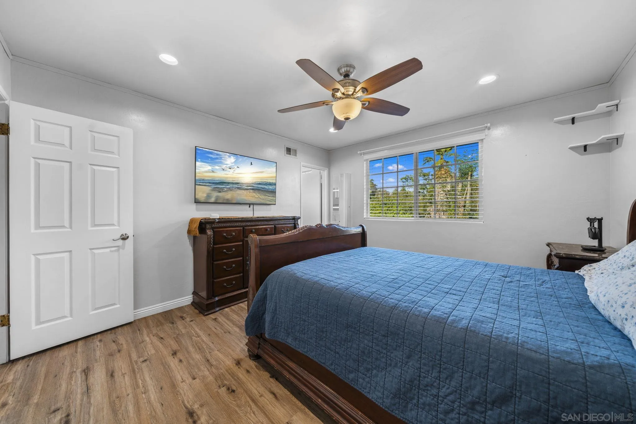 https://cdn.realtyfeed.com/cdn/127/250040443/80db38a34a8aa1f95fa061c301dacfdd.webp