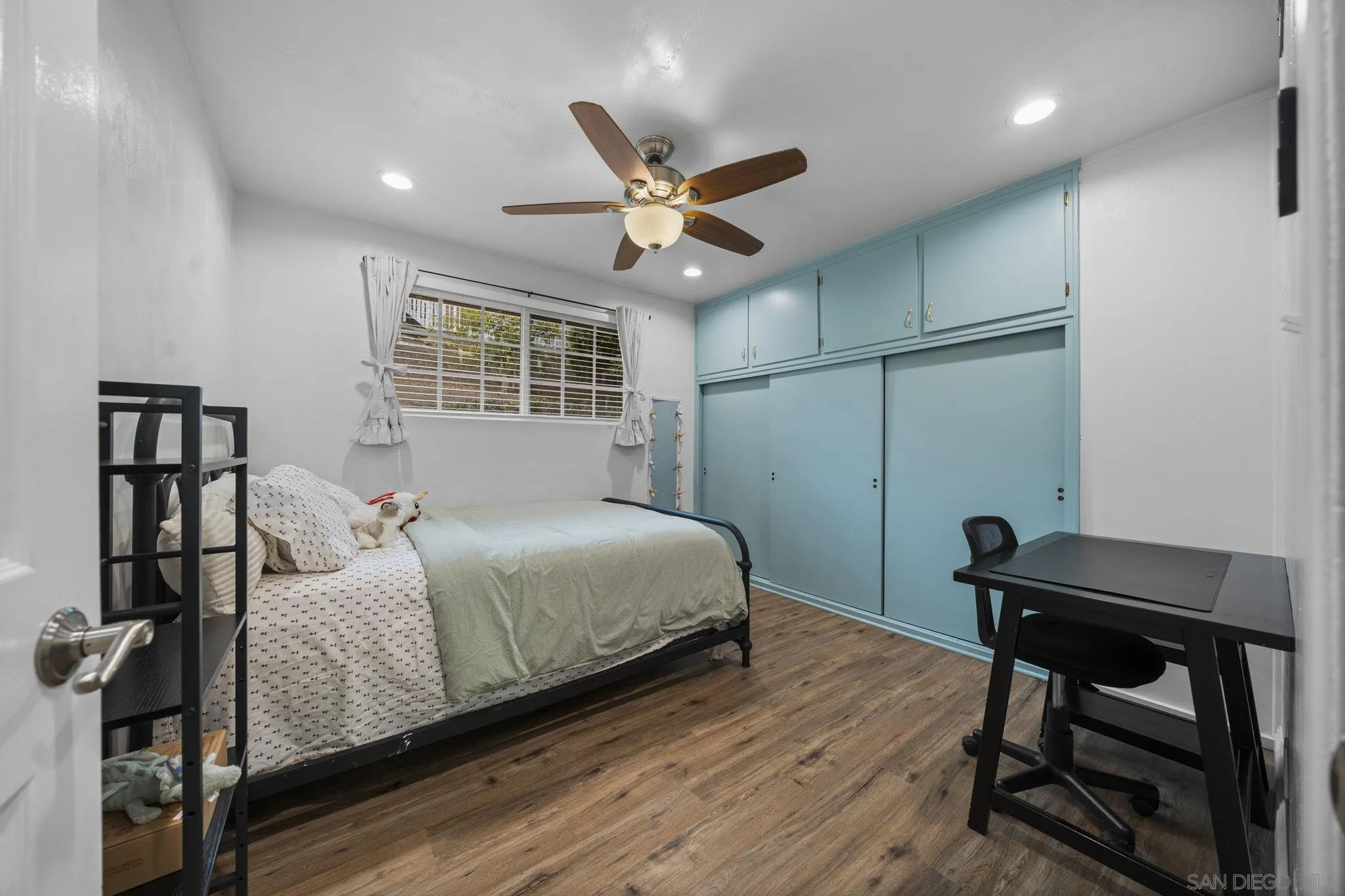 https://cdn.realtyfeed.com/cdn/127/250040443/c47887d3e46bc8759e362051293af018.webp