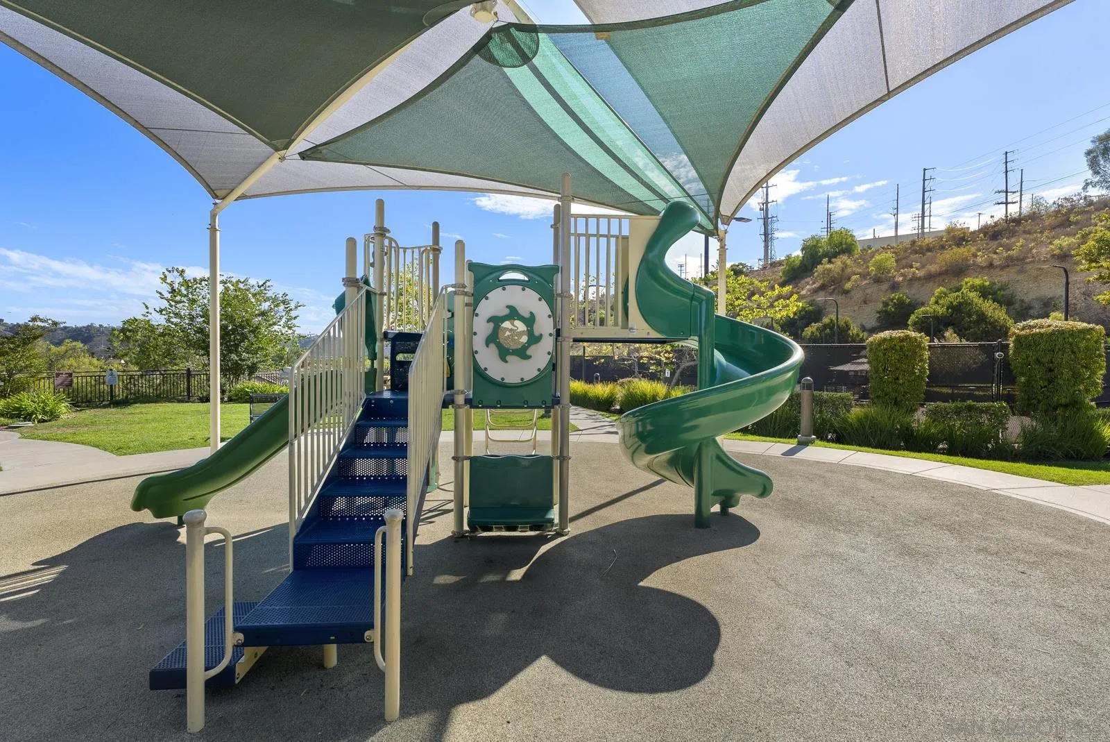 https://cdn.realtyfeed.com/cdn/127/250040444/6f6021d51dcab8a9d4af111bcbf384a6.webp