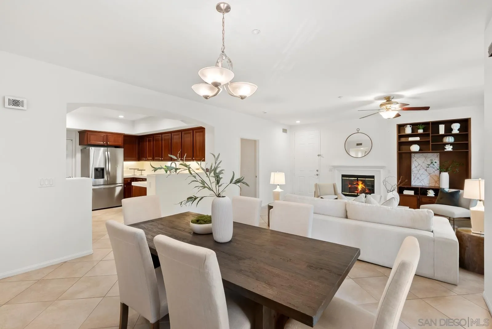 https://cdn.realtyfeed.com/cdn/127/250040444/7d770949dd6b0f12e1688bc2418caa7c.webp