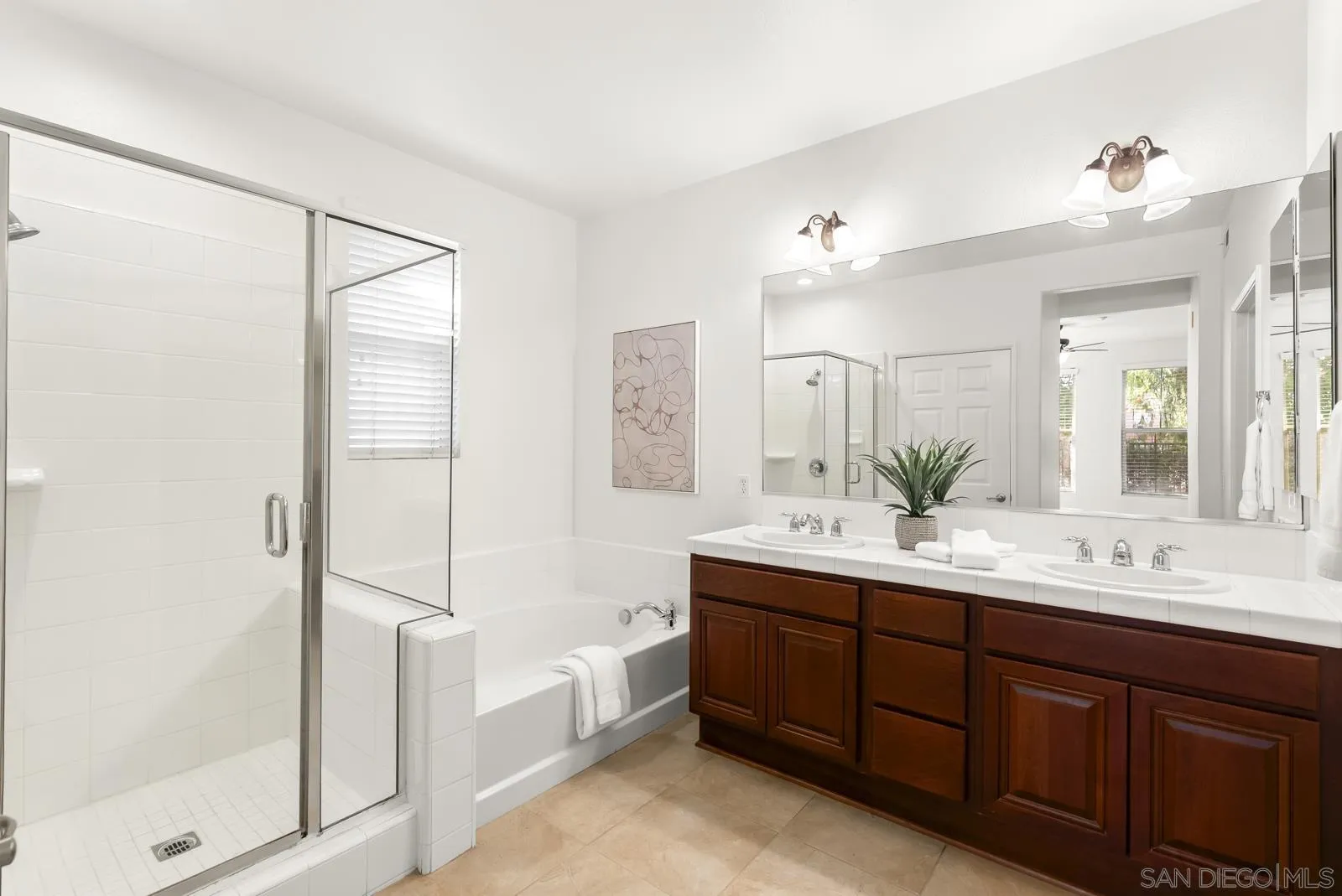 https://cdn.realtyfeed.com/cdn/127/250040444/ee520b8ab27c92d4049abf5fba2d8ae0.webp