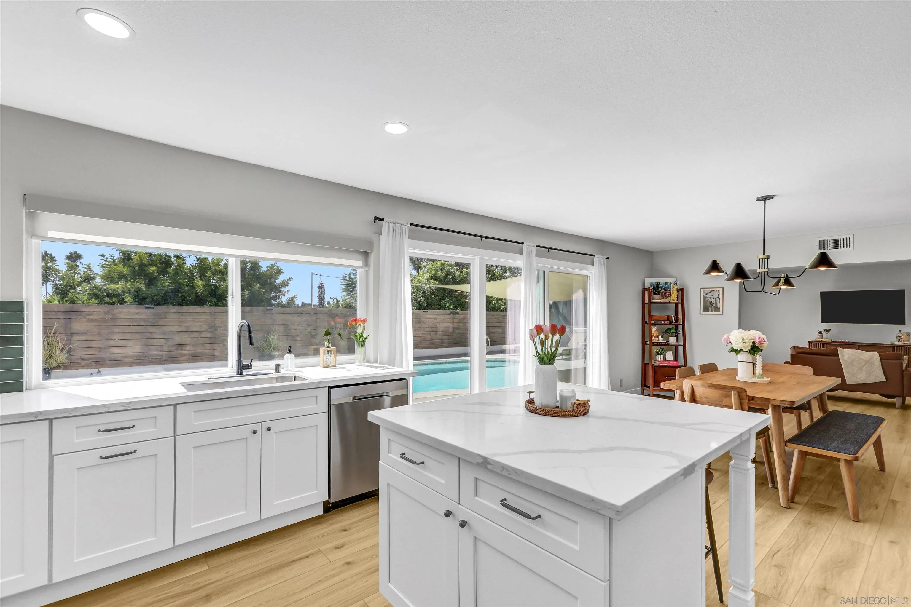 https://cdn.realtyfeed.com/cdn/127/250040446/942b1cc3a3a9fcbb052527424fefb597.webp