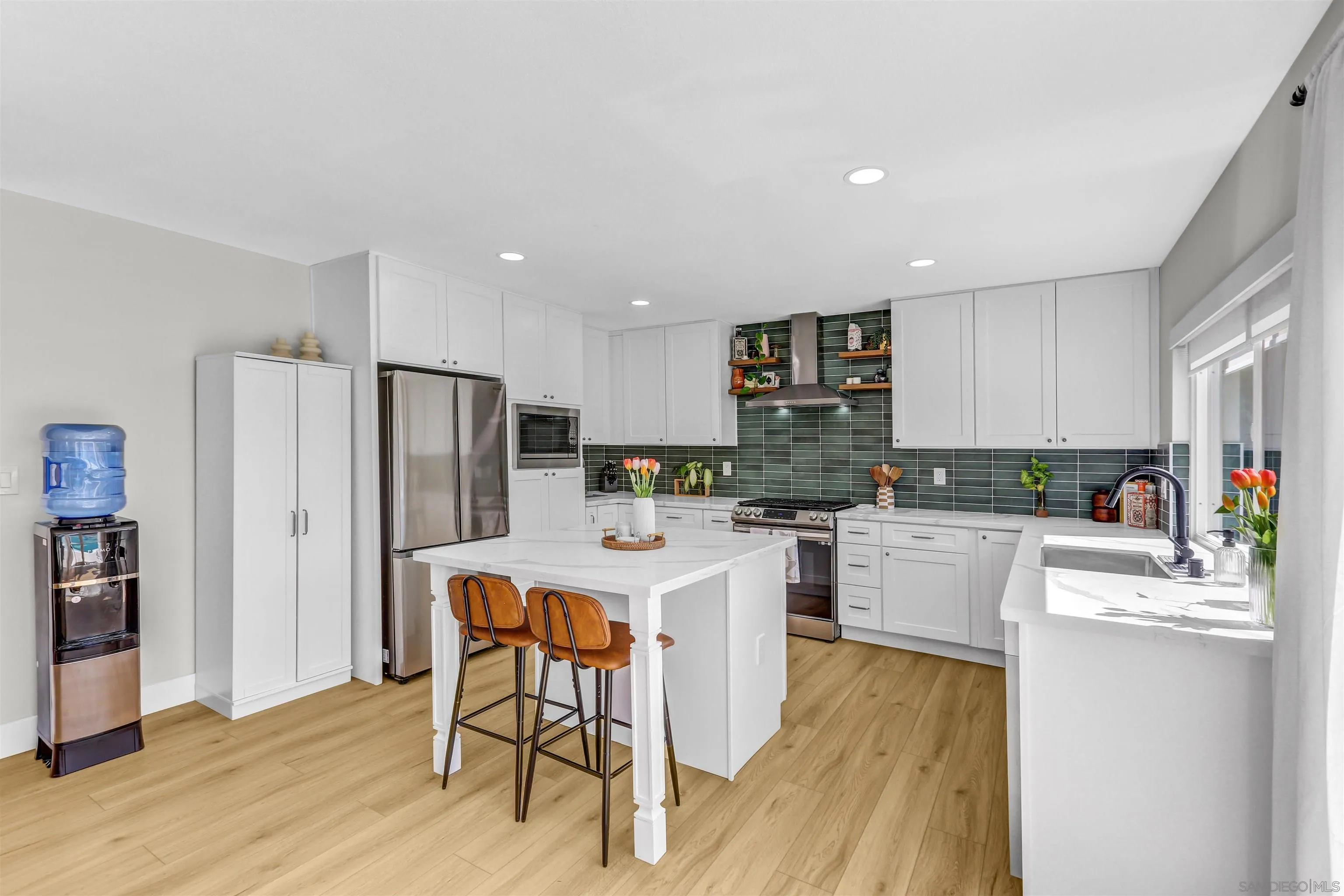 https://cdn.realtyfeed.com/cdn/127/250040446/a96564ec869fc20ddbc78cb75caba352.webp