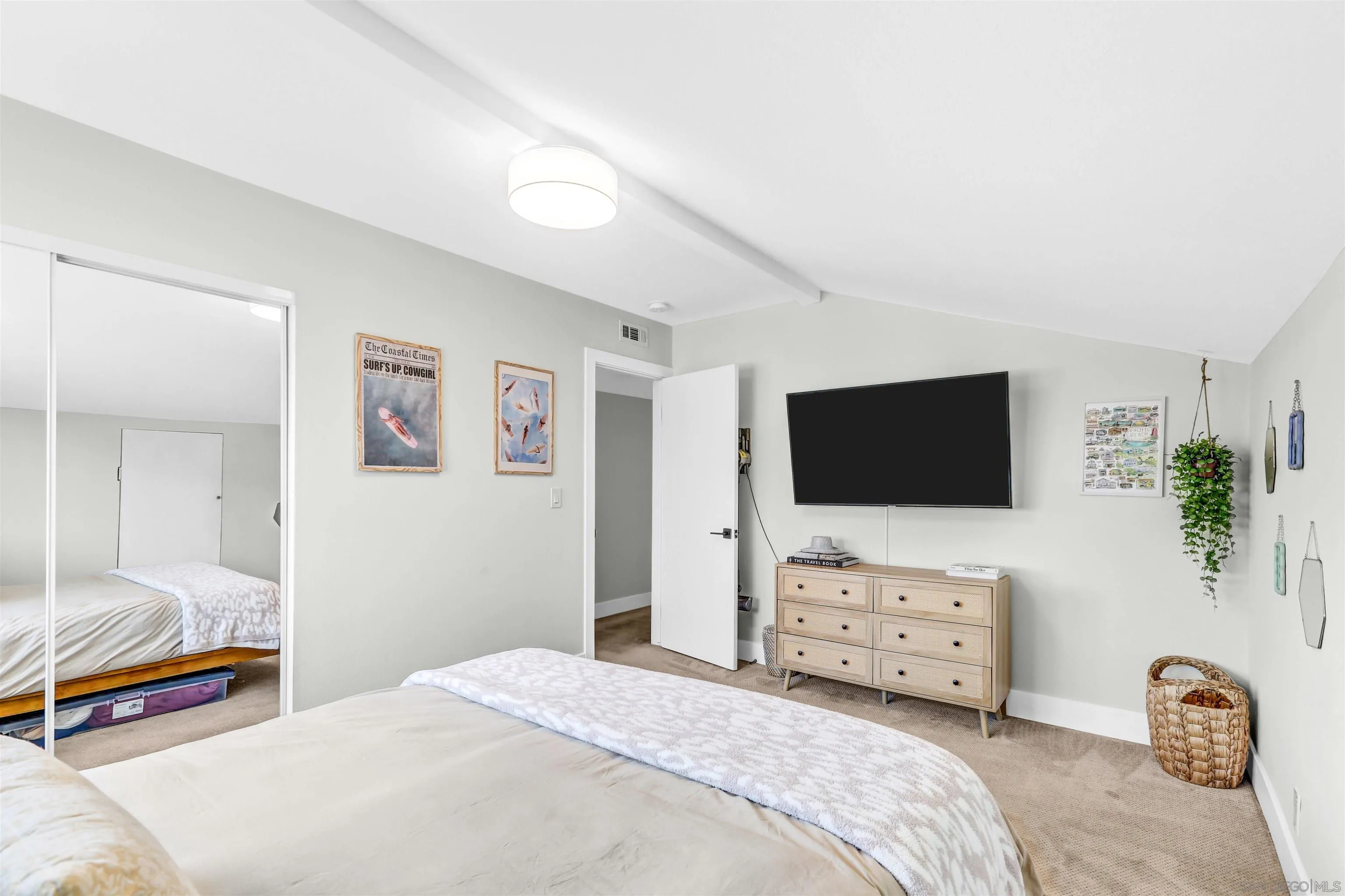 https://cdn.realtyfeed.com/cdn/127/250040446/ab9104b0893e7abcb72b3e11484fcd29.webp