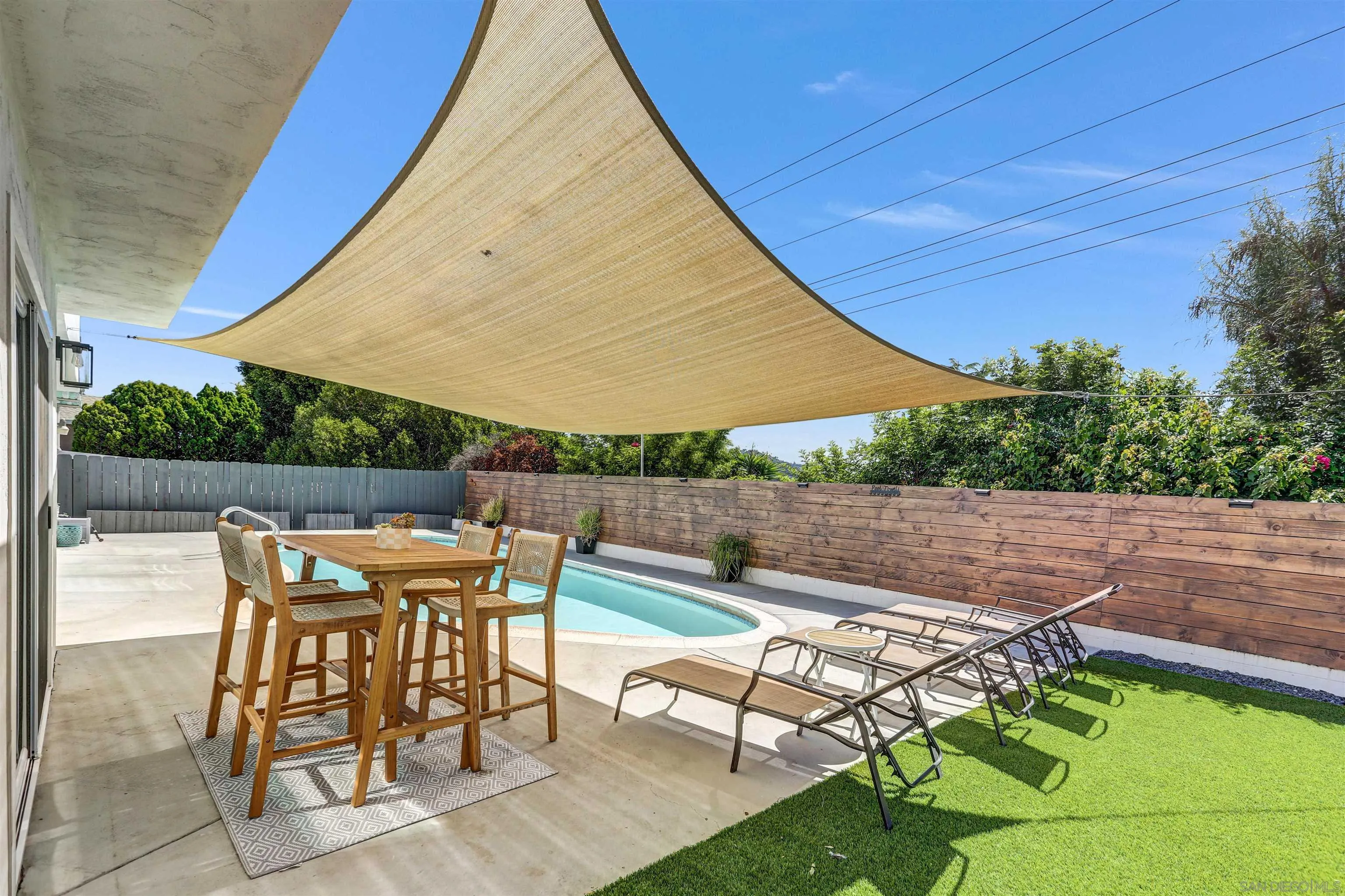 https://cdn.realtyfeed.com/cdn/127/250040446/d72f2e7eddd5268f4f563e0c081b0725.webp