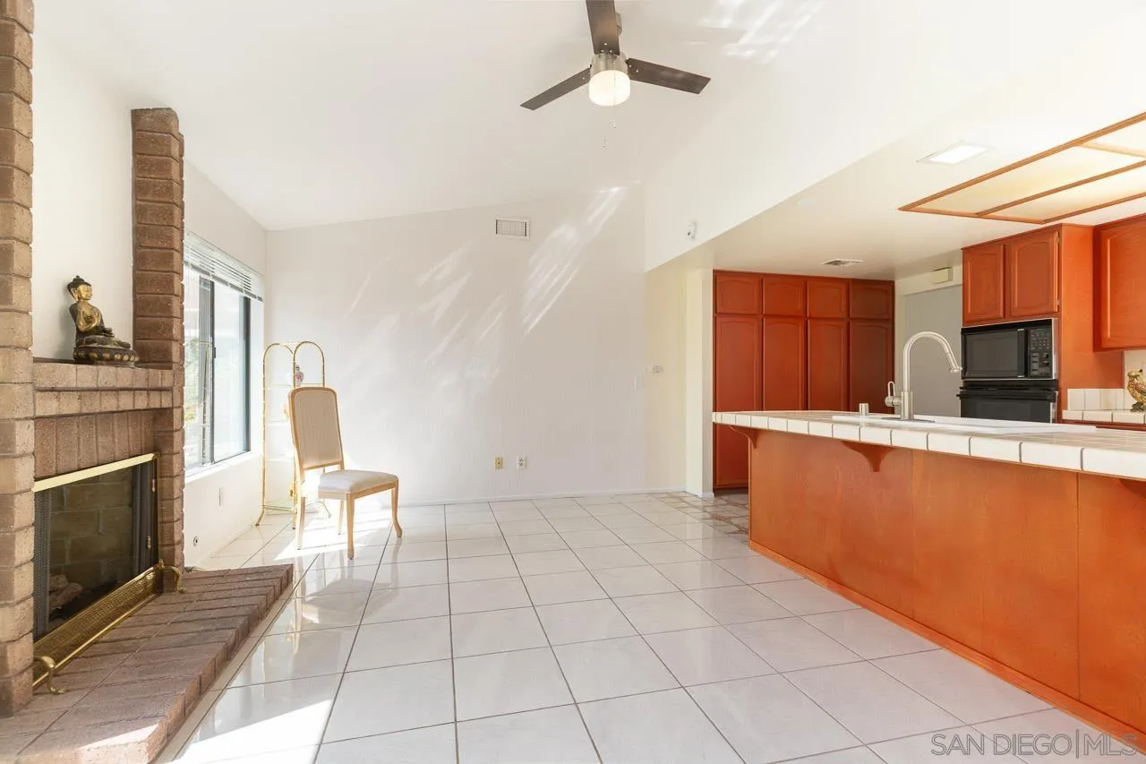 https://cdn.realtyfeed.com/cdn/127/250040447/b40370256865e24d164eef51e63c80ab.webp