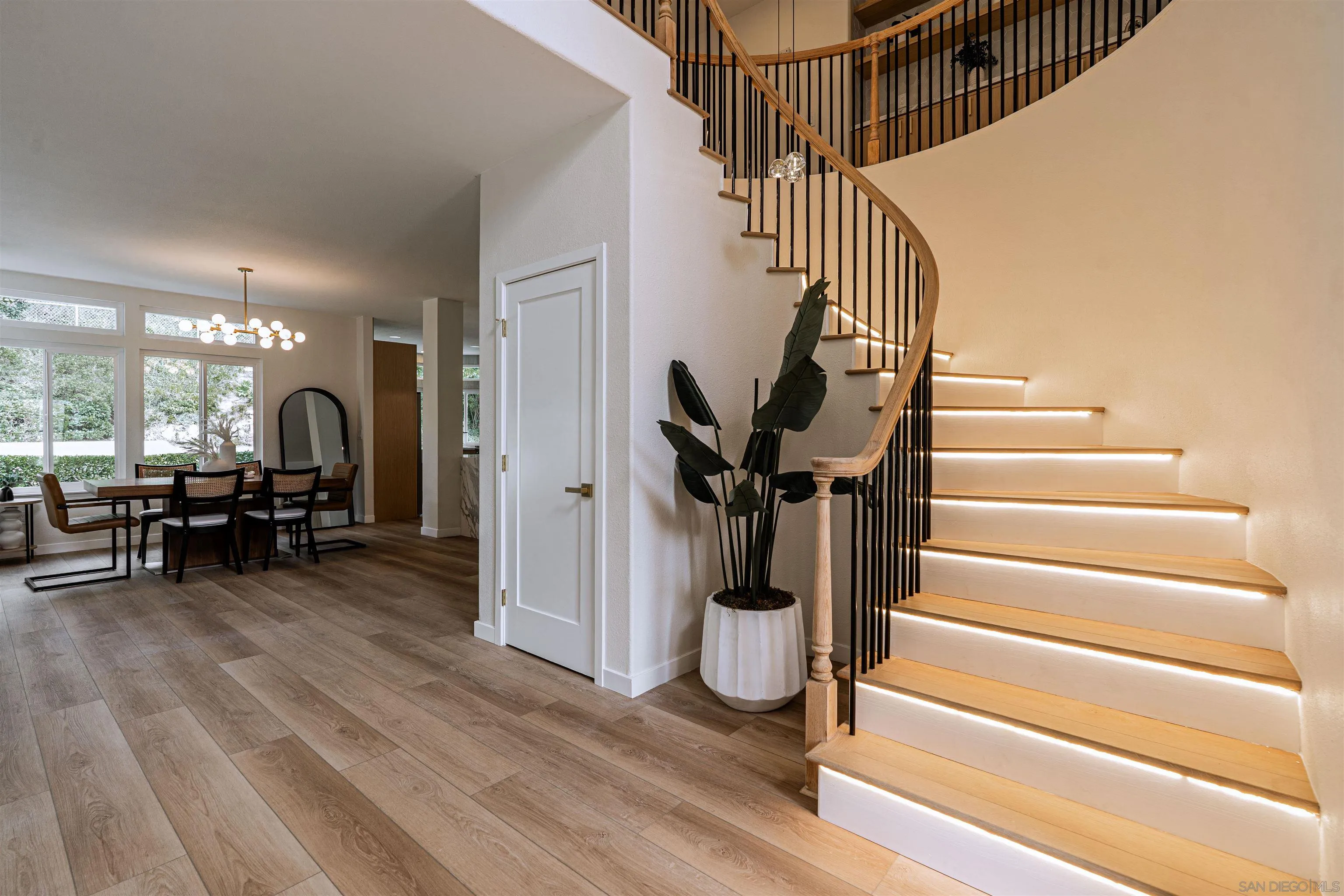 https://cdn.realtyfeed.com/cdn/127/250040449/72b5f7074b90312bf8b2d475d330439a.webp