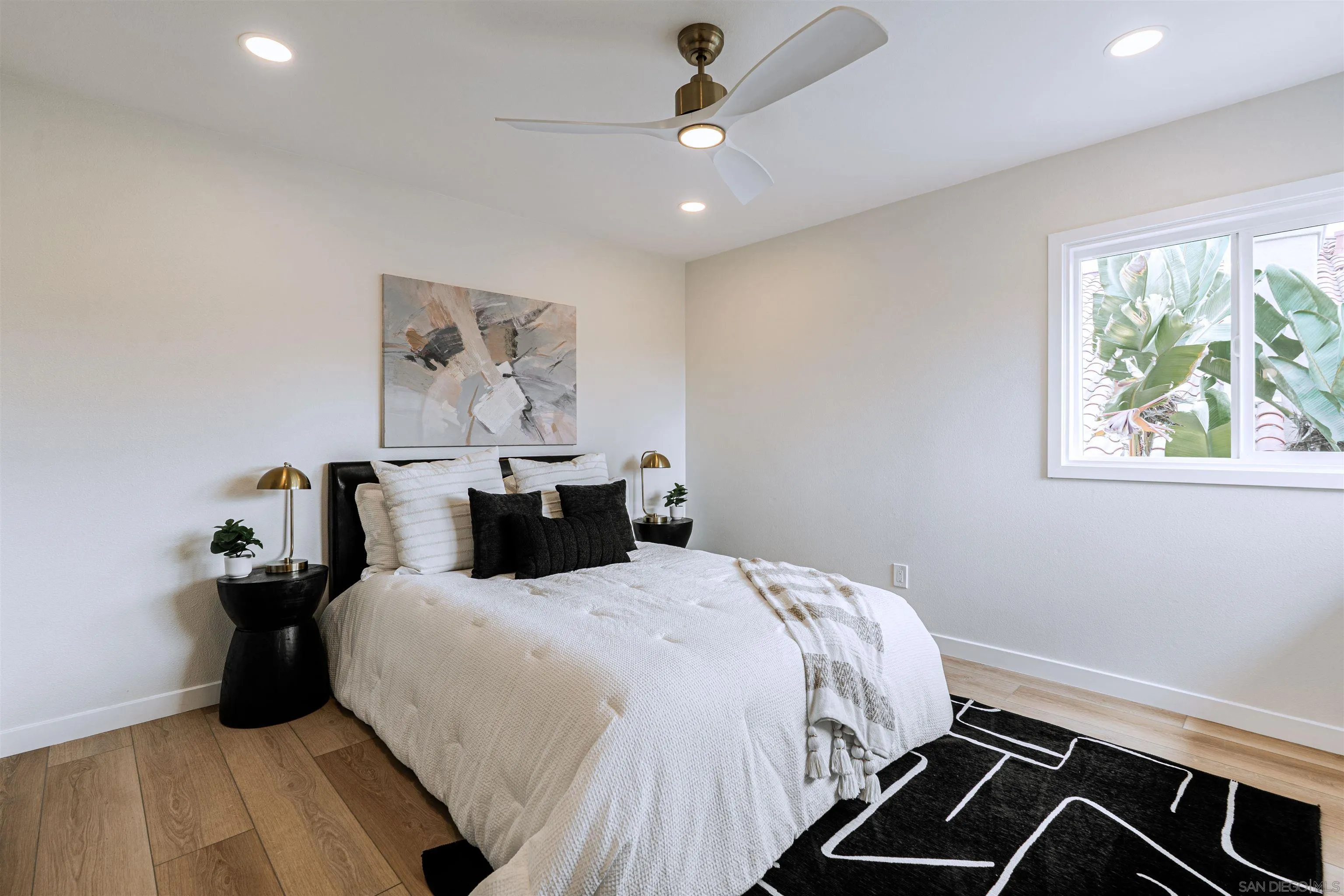 https://cdn.realtyfeed.com/cdn/127/250040449/8e2498f014ef21624f8a93e1d69b9fba.webp