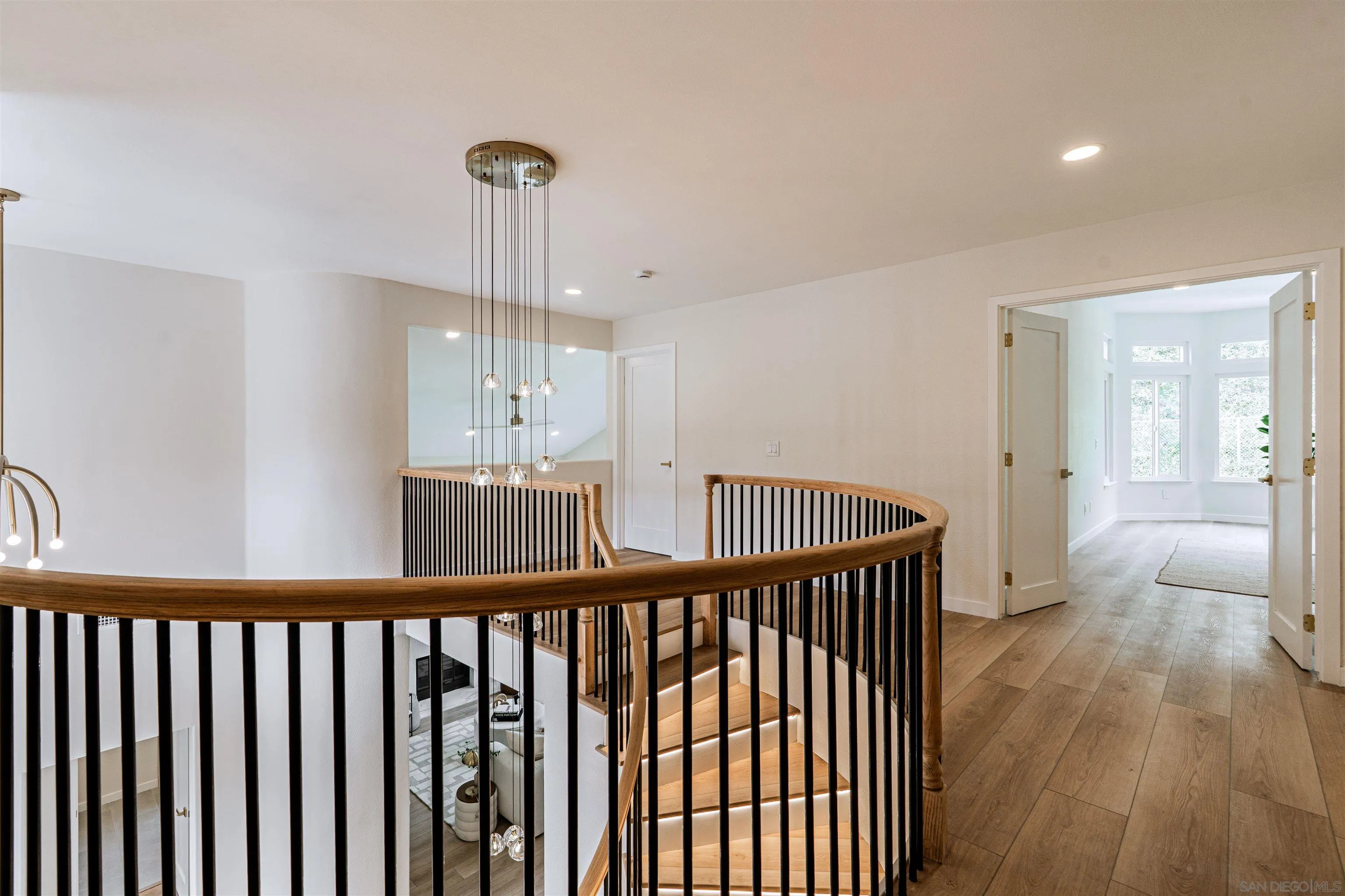https://cdn.realtyfeed.com/cdn/127/250040449/e23331385d3f9421c9ca7cb76da1dbf4.webp