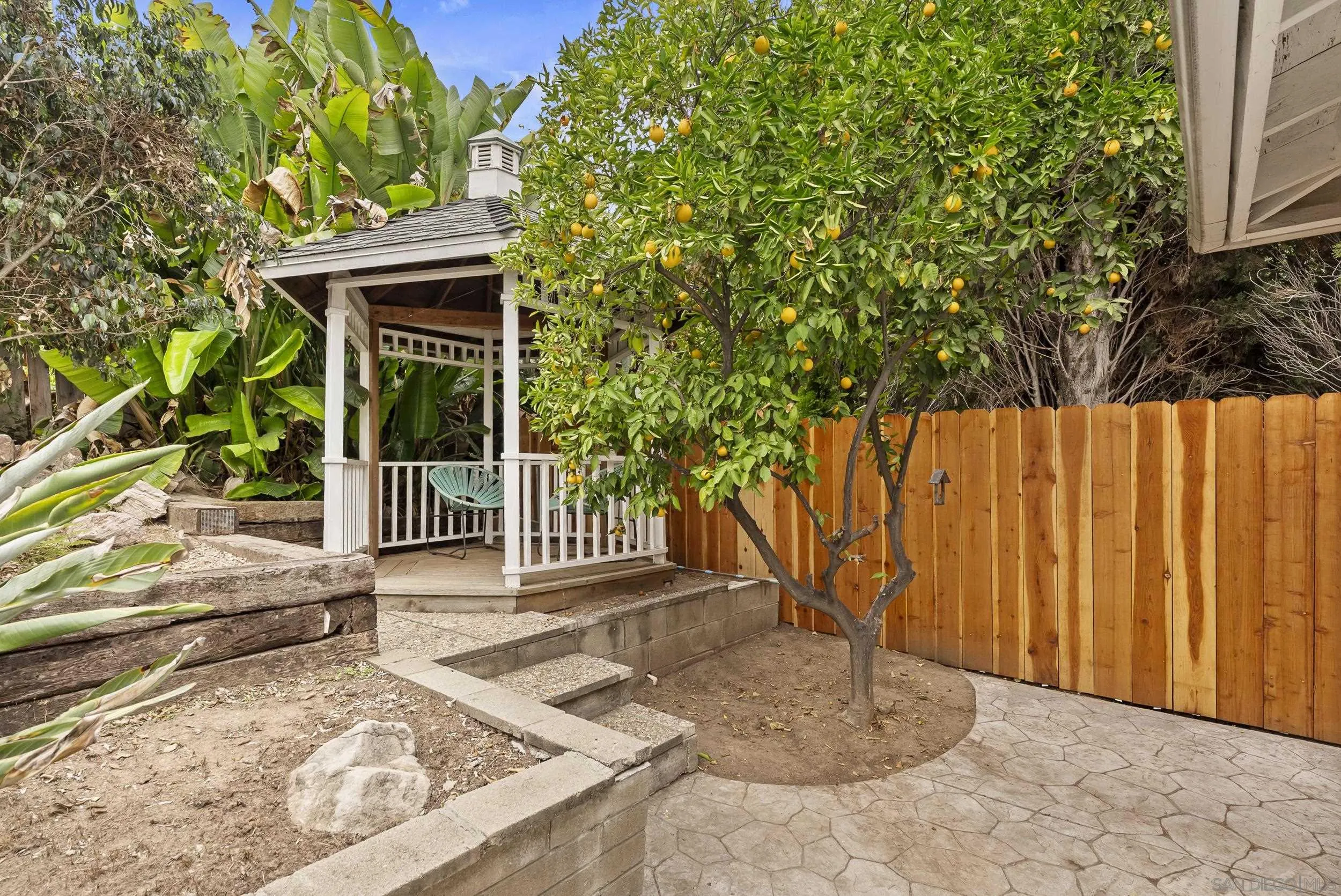 https://cdn.realtyfeed.com/cdn/127/250040453/0e60ad426ba043743951e4e69ad12436.webp