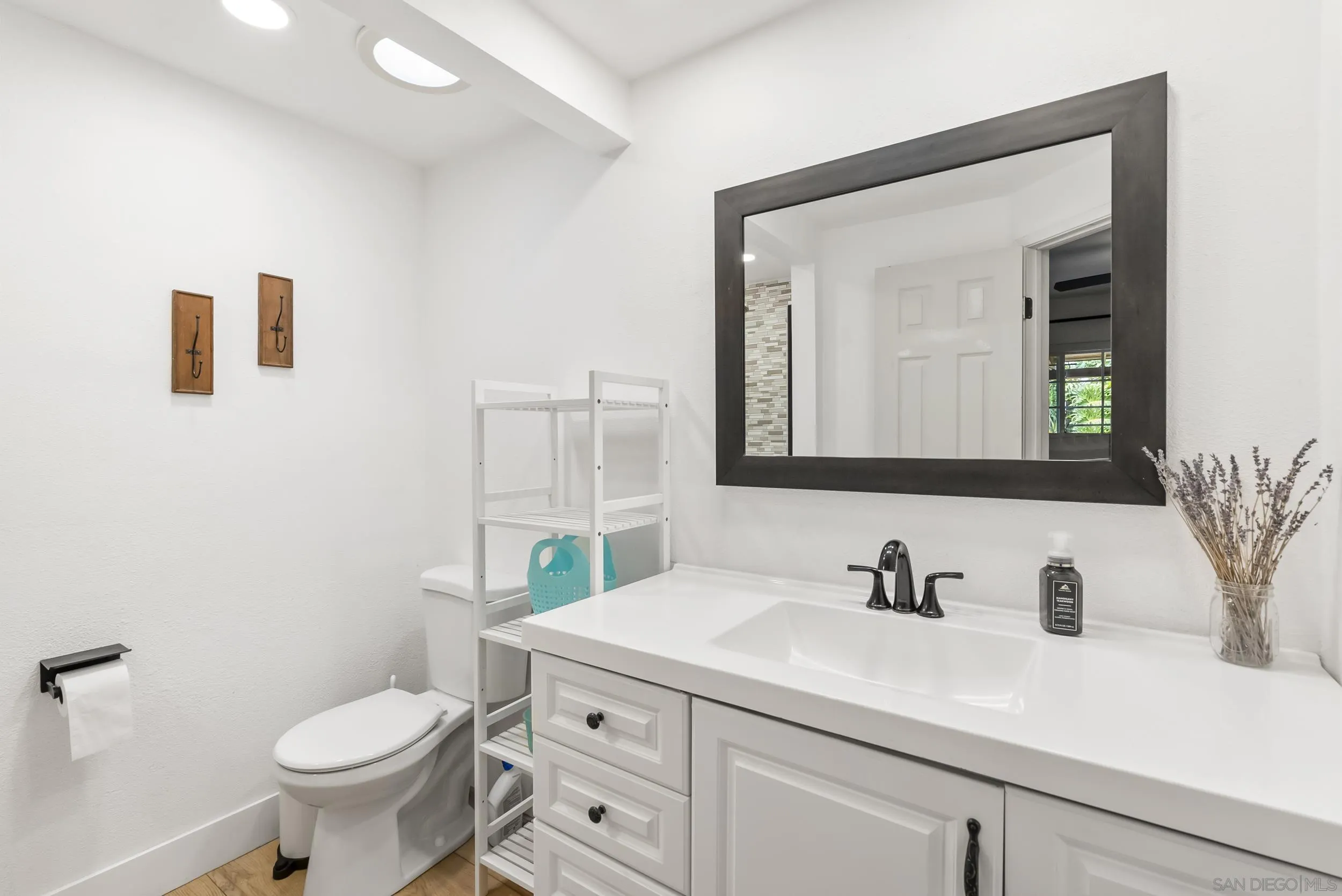 https://cdn.realtyfeed.com/cdn/127/250040453/0f3de9fd35cae14845b45ca68b676fe6.webp