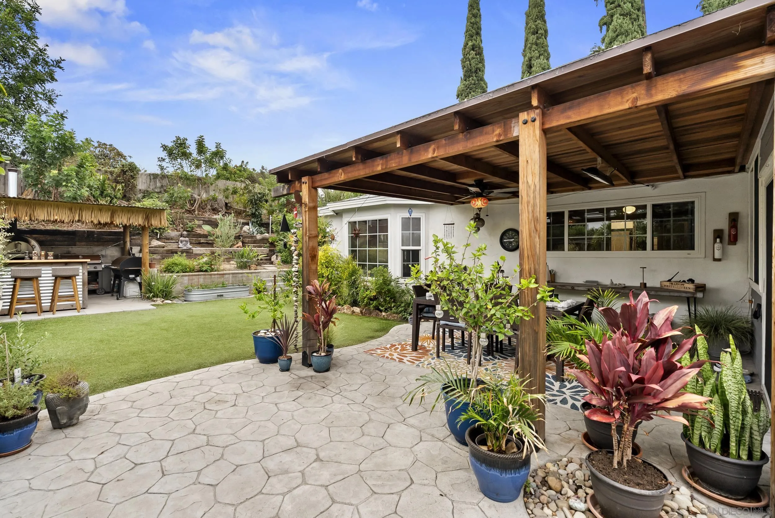 https://cdn.realtyfeed.com/cdn/127/250040453/31978accec9e47c2ad29d3fd7ed1553a.webp