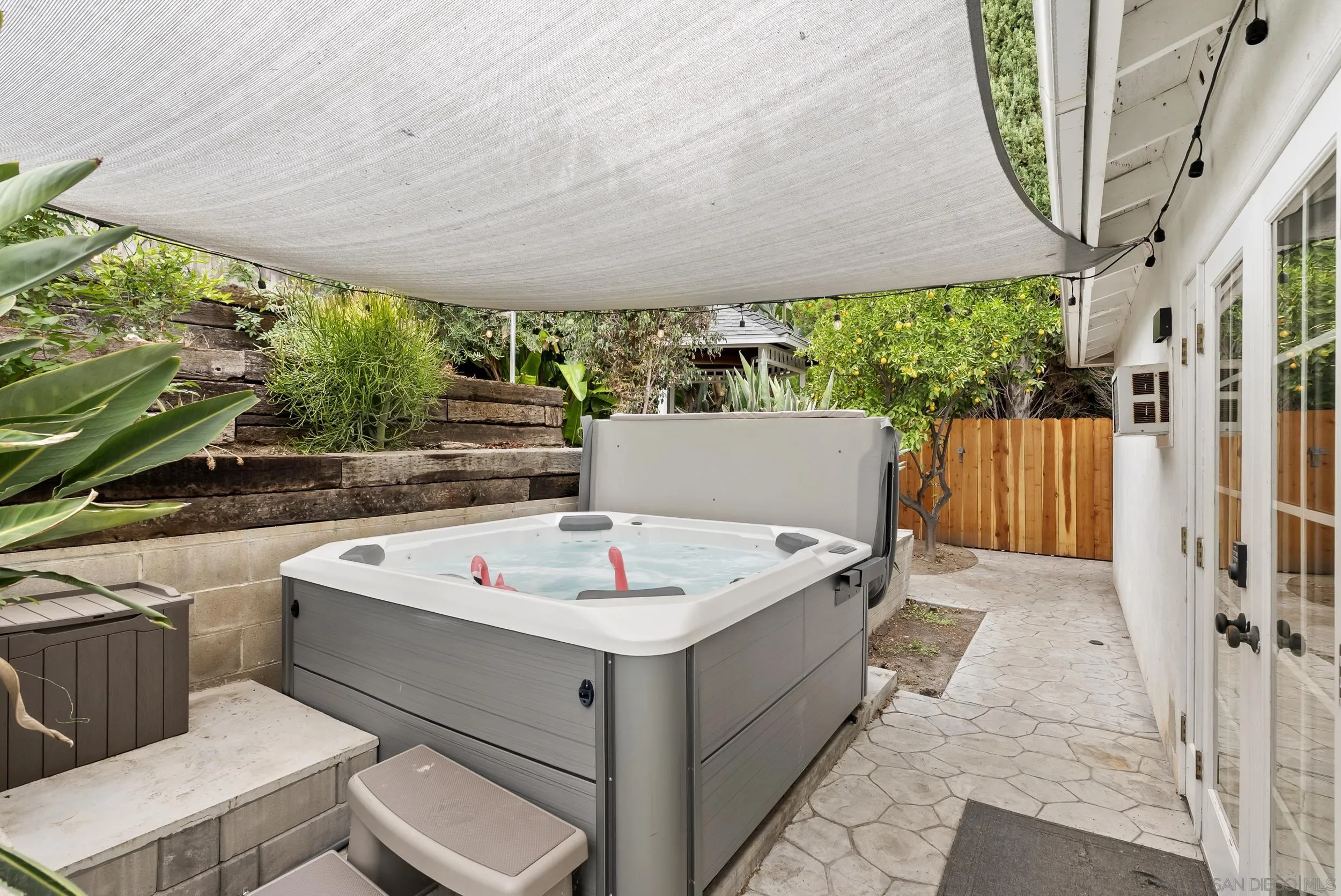 https://cdn.realtyfeed.com/cdn/127/250040453/a2d272b1841a453a94889a743042f63c.webp