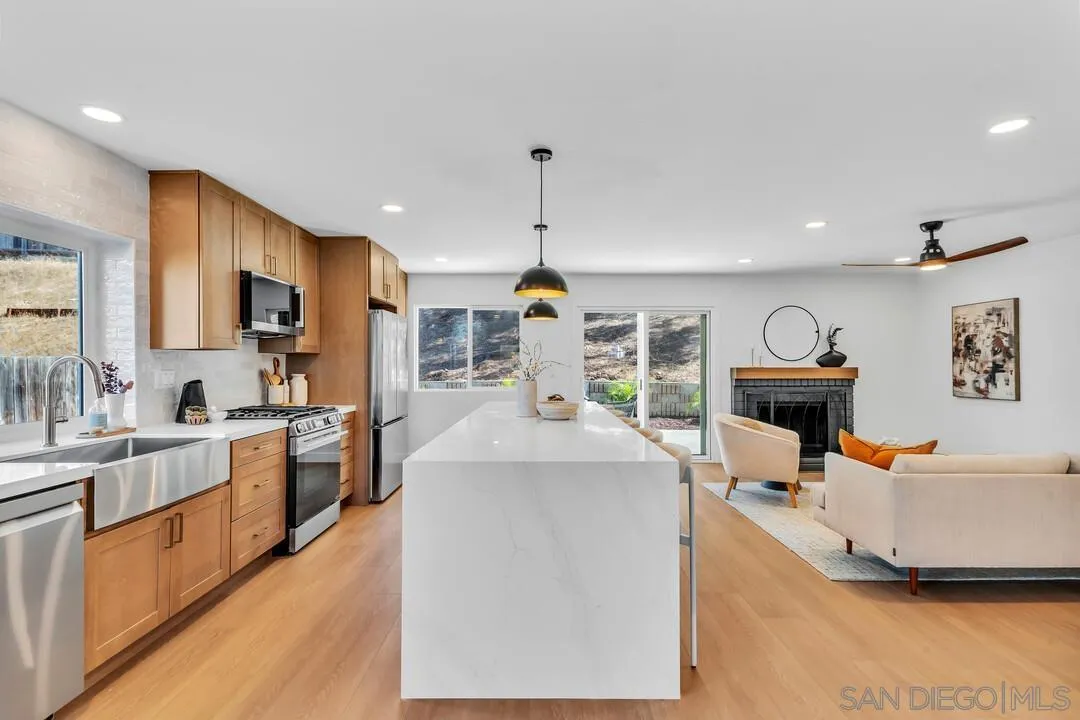 https://cdn.realtyfeed.com/cdn/127/250040456/fd2848087d3479cec6c469a46522b622.webp