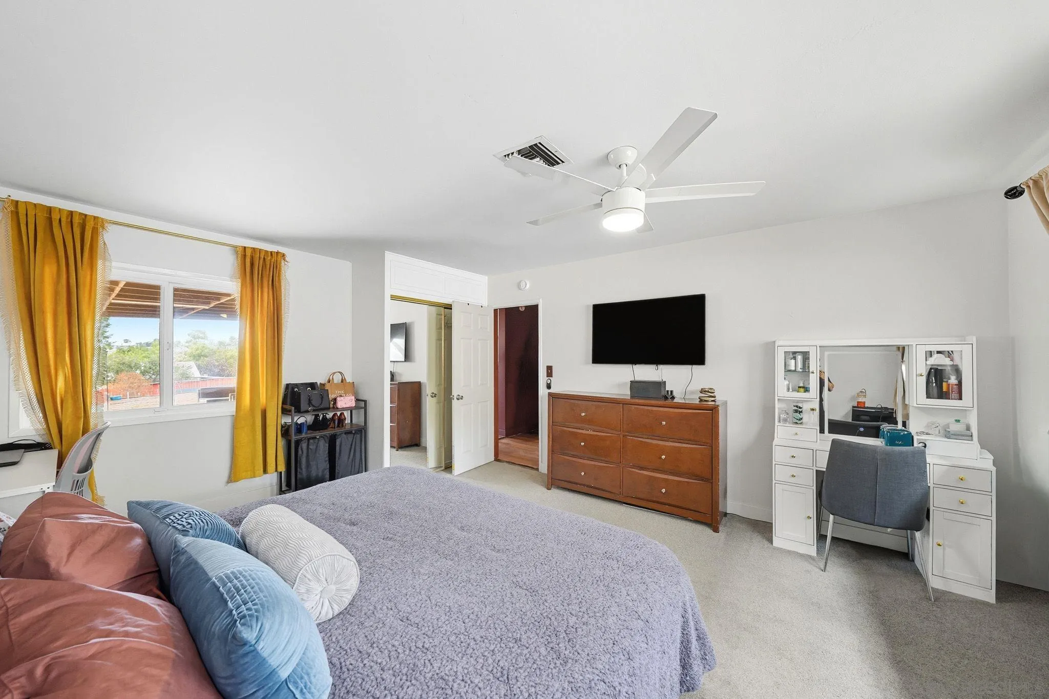 https://cdn.realtyfeed.com/cdn/127/250040459/09f31fe300e30e4edb43fd9a58a18365.webp