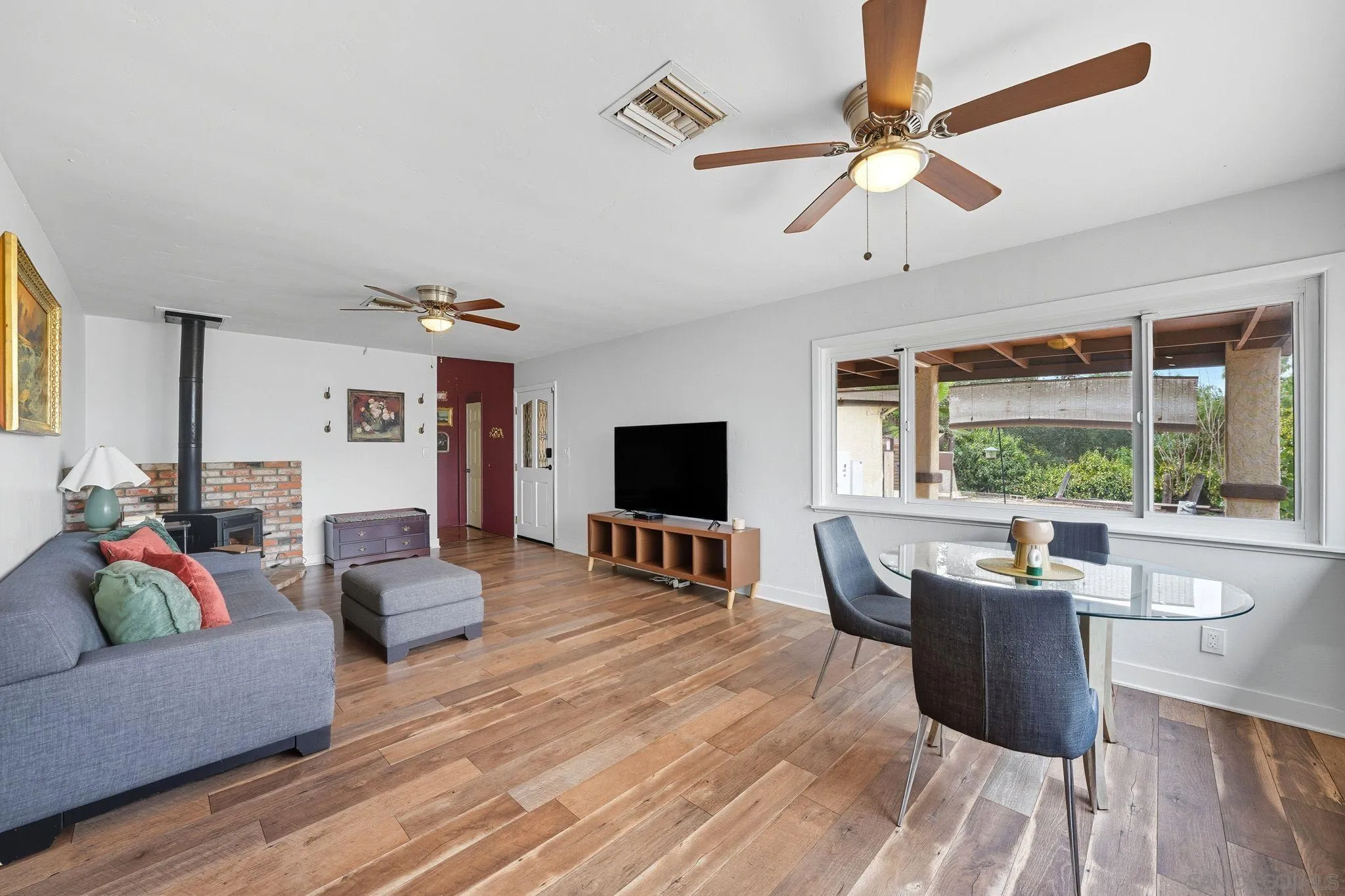 https://cdn.realtyfeed.com/cdn/127/250040459/221f9ce5af369d4fa945b9f8d04978a9.webp