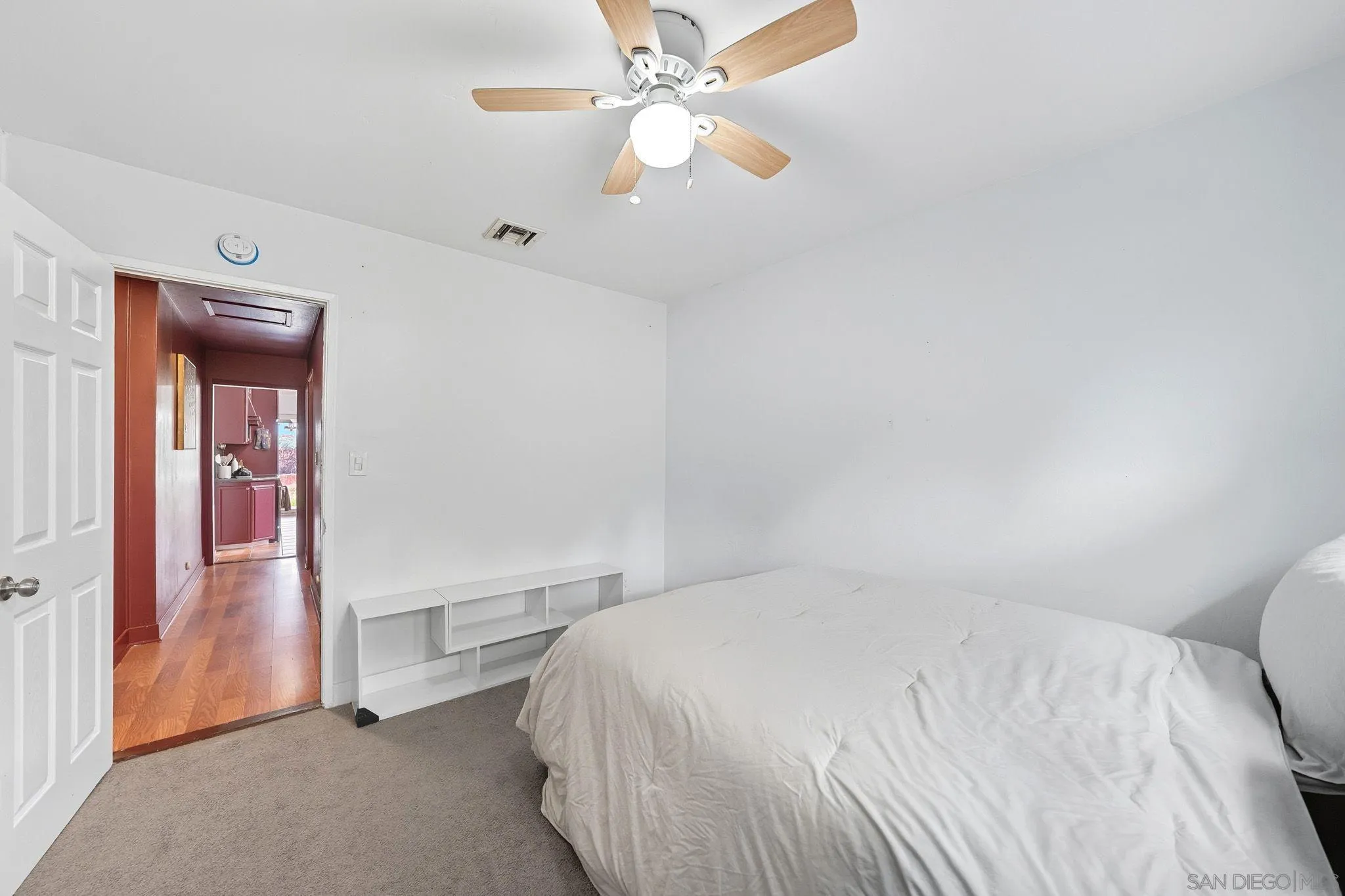 https://cdn.realtyfeed.com/cdn/127/250040459/23d95c6ea2bffe8436b7a54dbc87d6ed.webp