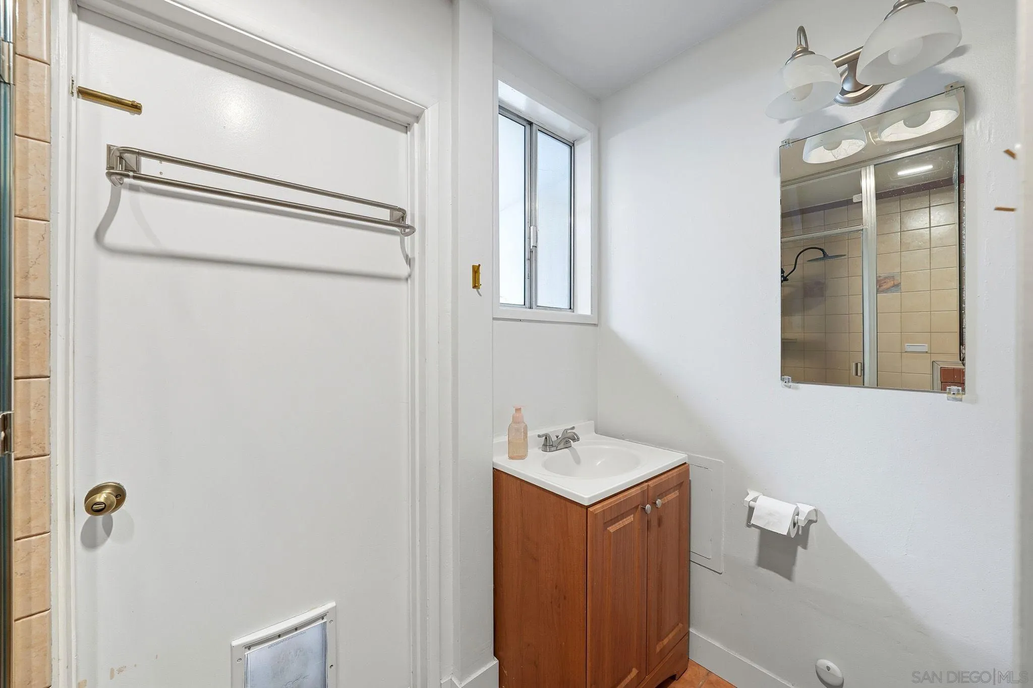 https://cdn.realtyfeed.com/cdn/127/250040459/389a7bf44d91c8ad1fef7e94e231ccf2.webp