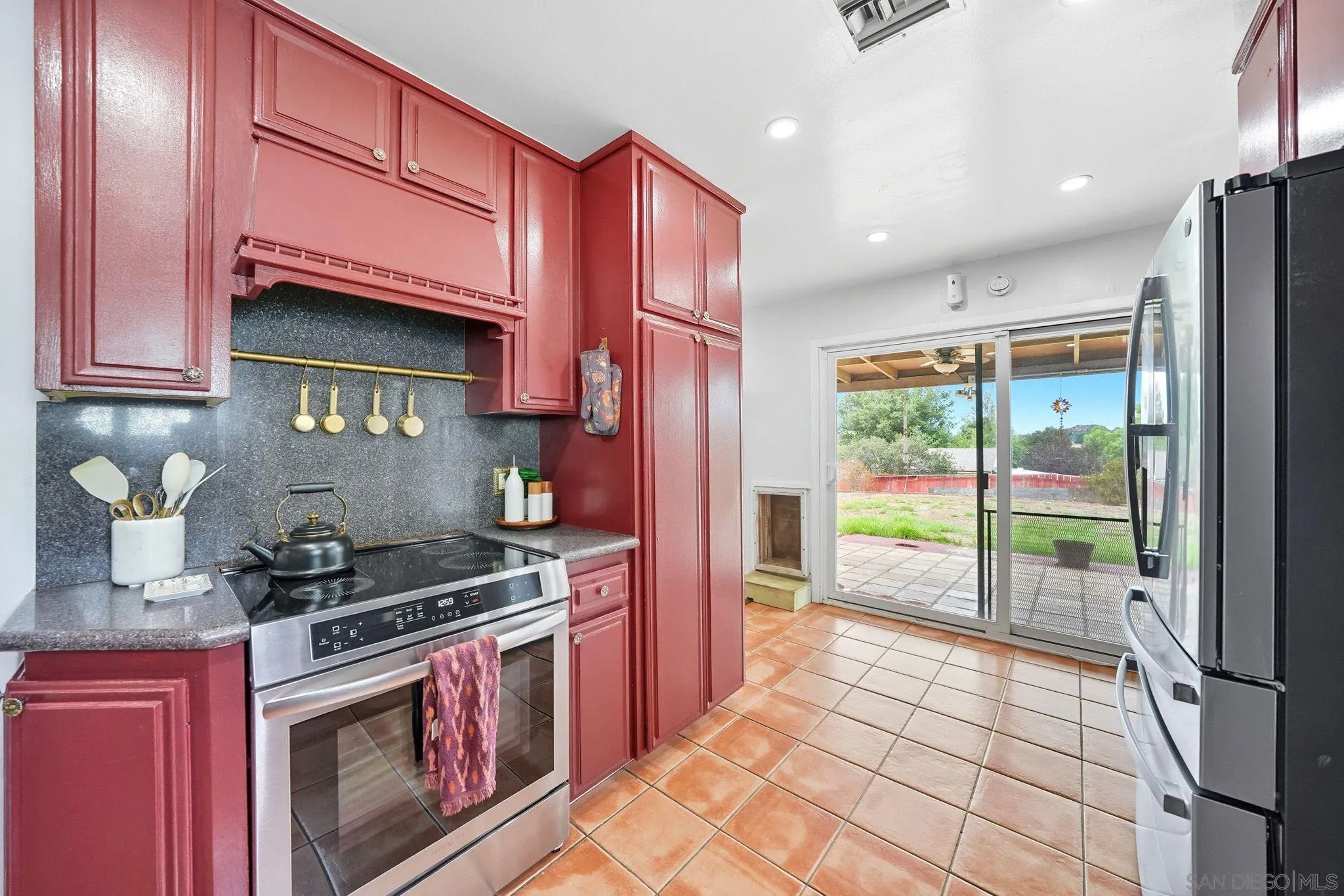 https://cdn.realtyfeed.com/cdn/127/250040459/6bbfcda827f07ffb75f51637f534c125.webp