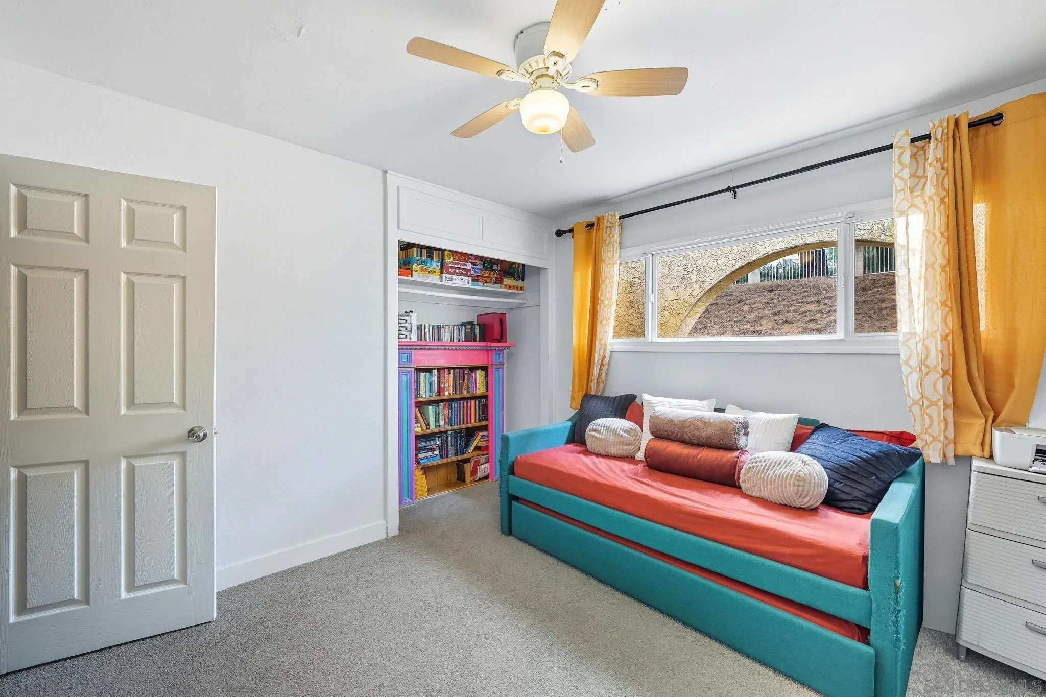 https://cdn.realtyfeed.com/cdn/127/250040459/6f0dbbd9a1a6369595dd6f255b4764af.webp