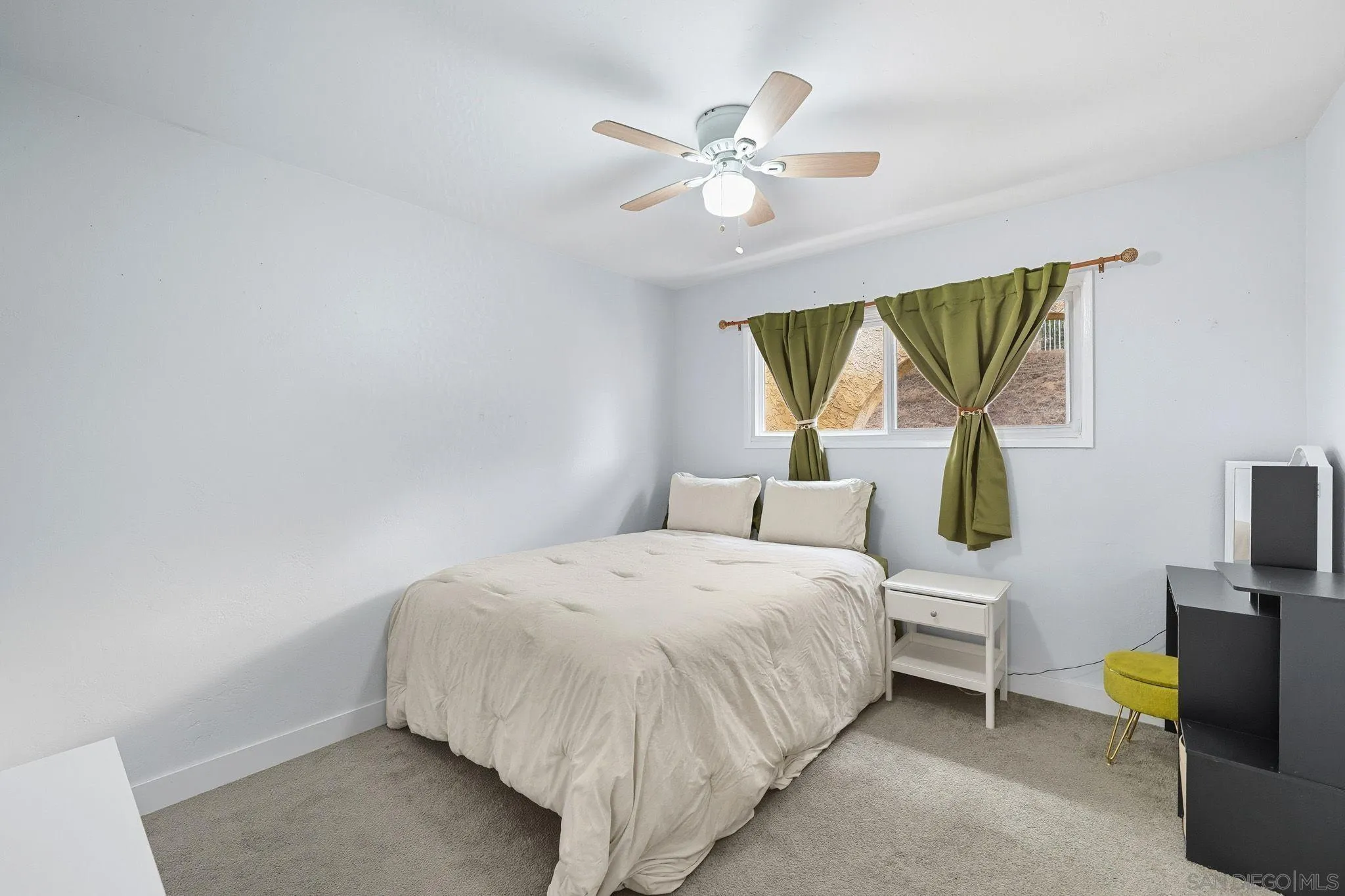 https://cdn.realtyfeed.com/cdn/127/250040459/f74f847b2292a0b68c0fd38cb95b4fd9.webp