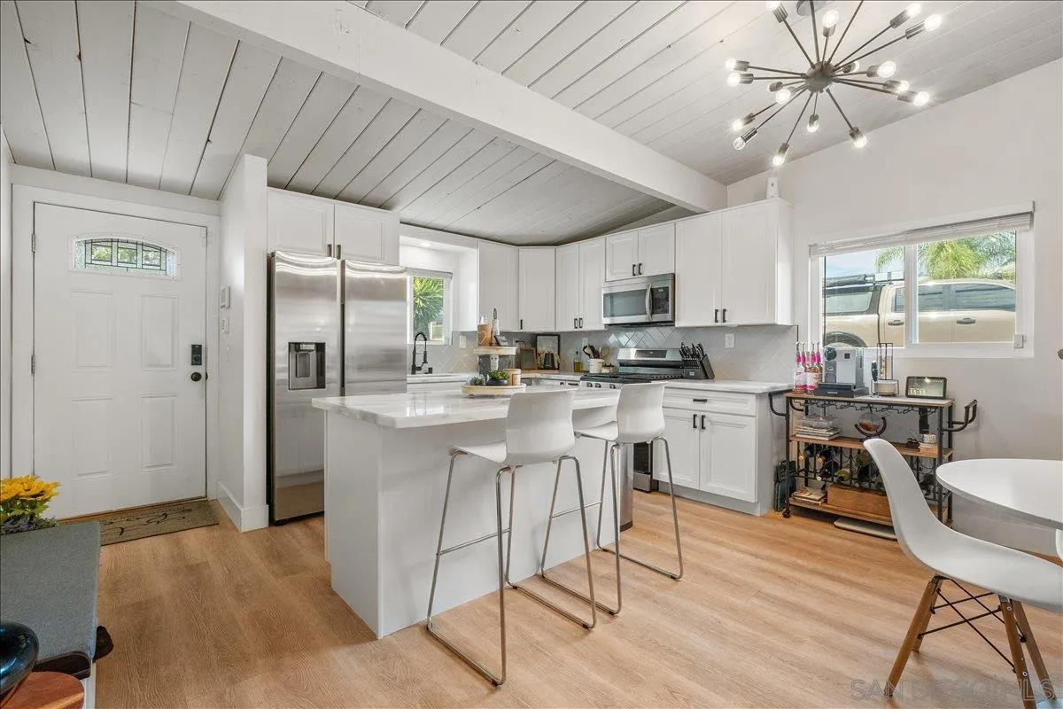 https://cdn.realtyfeed.com/cdn/127/250040460/50398f47bebe03902d367c93c2fce8c5.webp