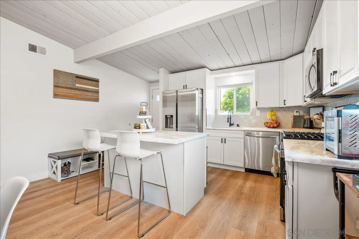 https://cdn.realtyfeed.com/cdn/127/250040460/dd0672926958c099a062e5ef7faea7e8.webp