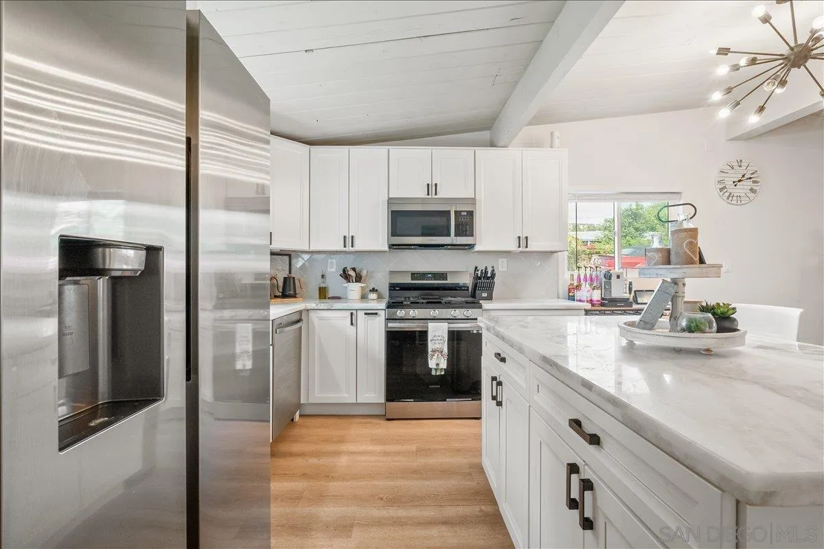 https://cdn.realtyfeed.com/cdn/127/250040460/fffbde1f45087d97dd68daa21a09638d.webp