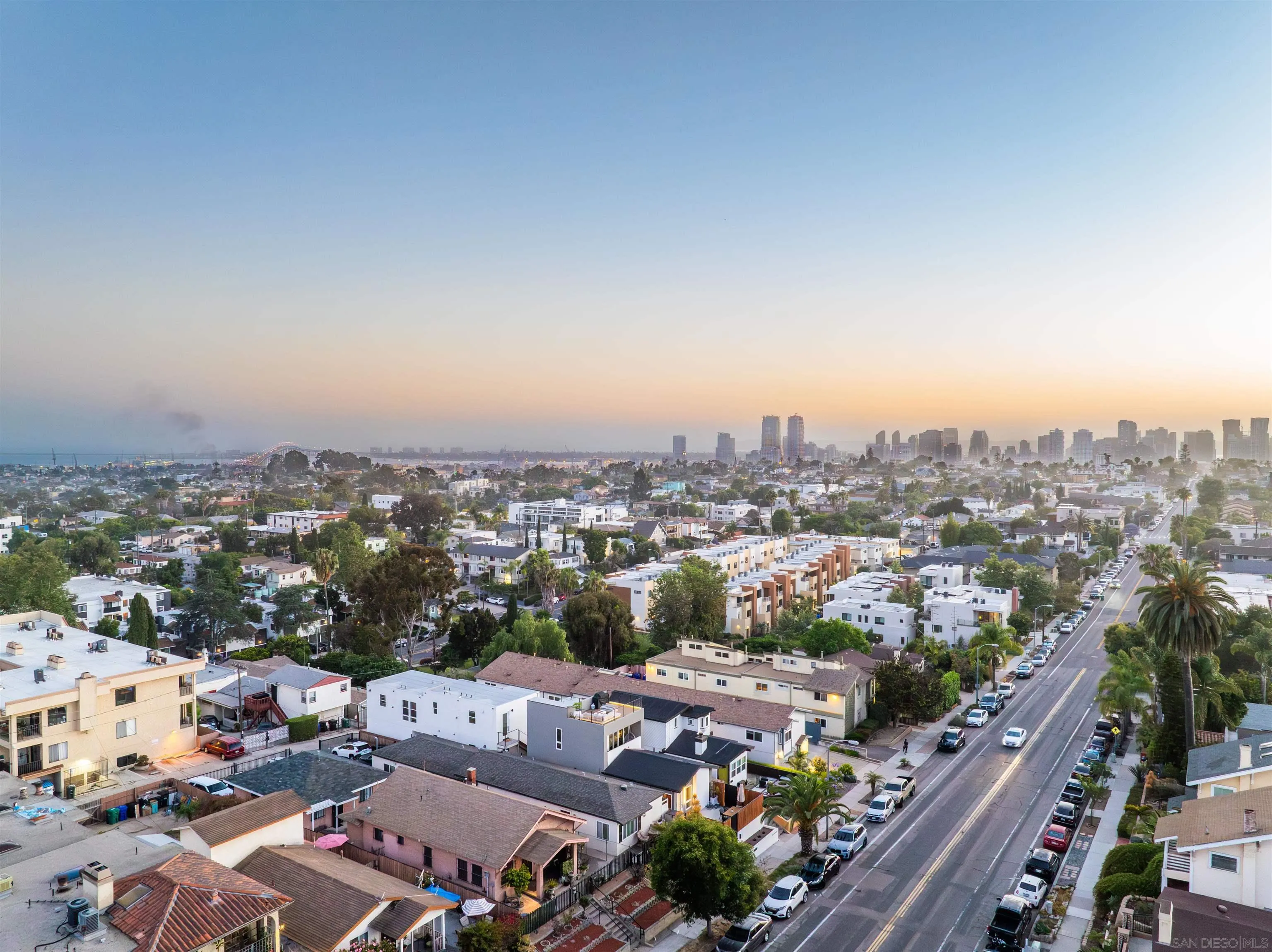 https://cdn.realtyfeed.com/cdn/127/250040462/80c1497c8f2f0b5909cb3fc548f80e82.webp