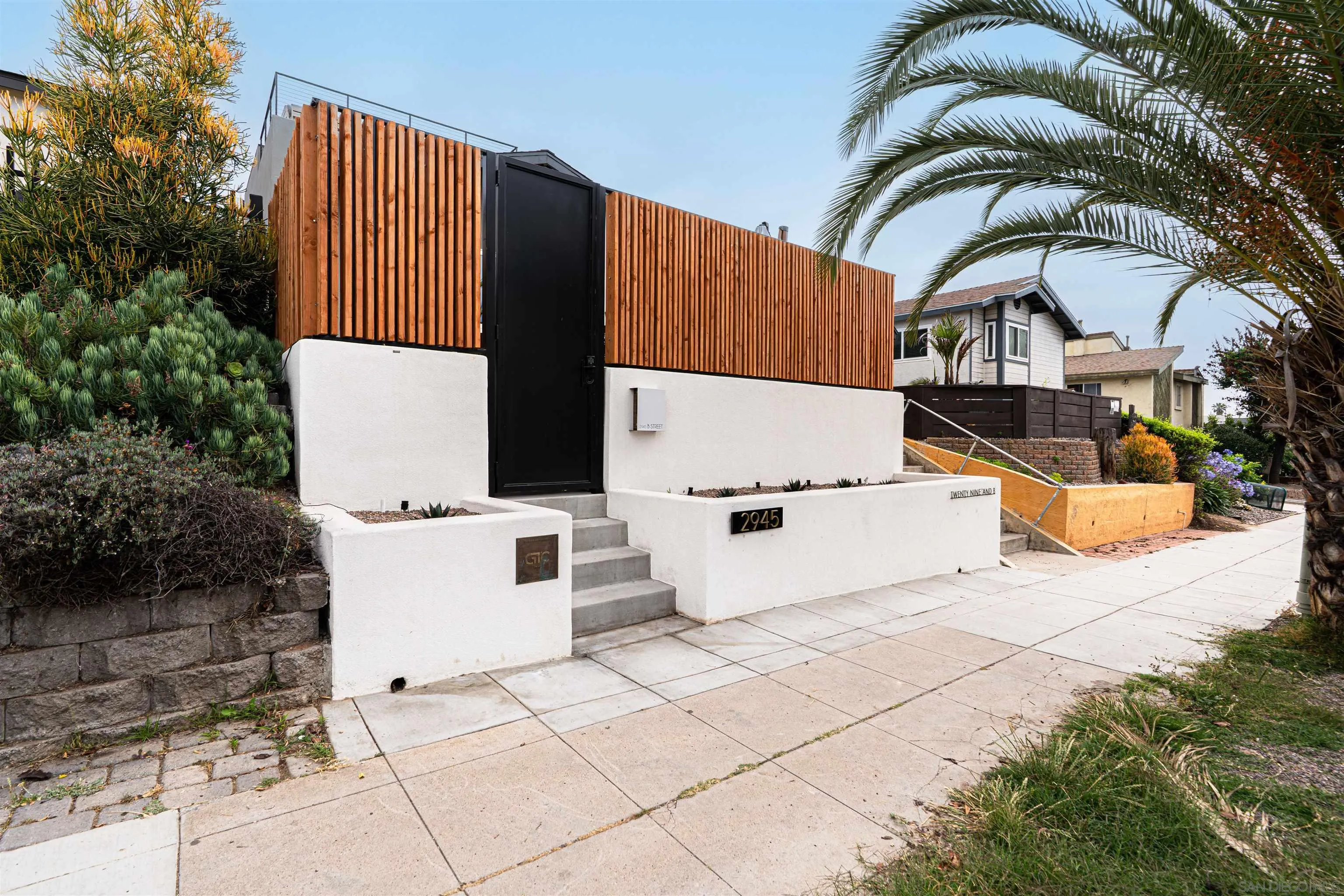 https://cdn.realtyfeed.com/cdn/127/250040462/b1394dee140b05abc3f79afb8acc7cf6.webp