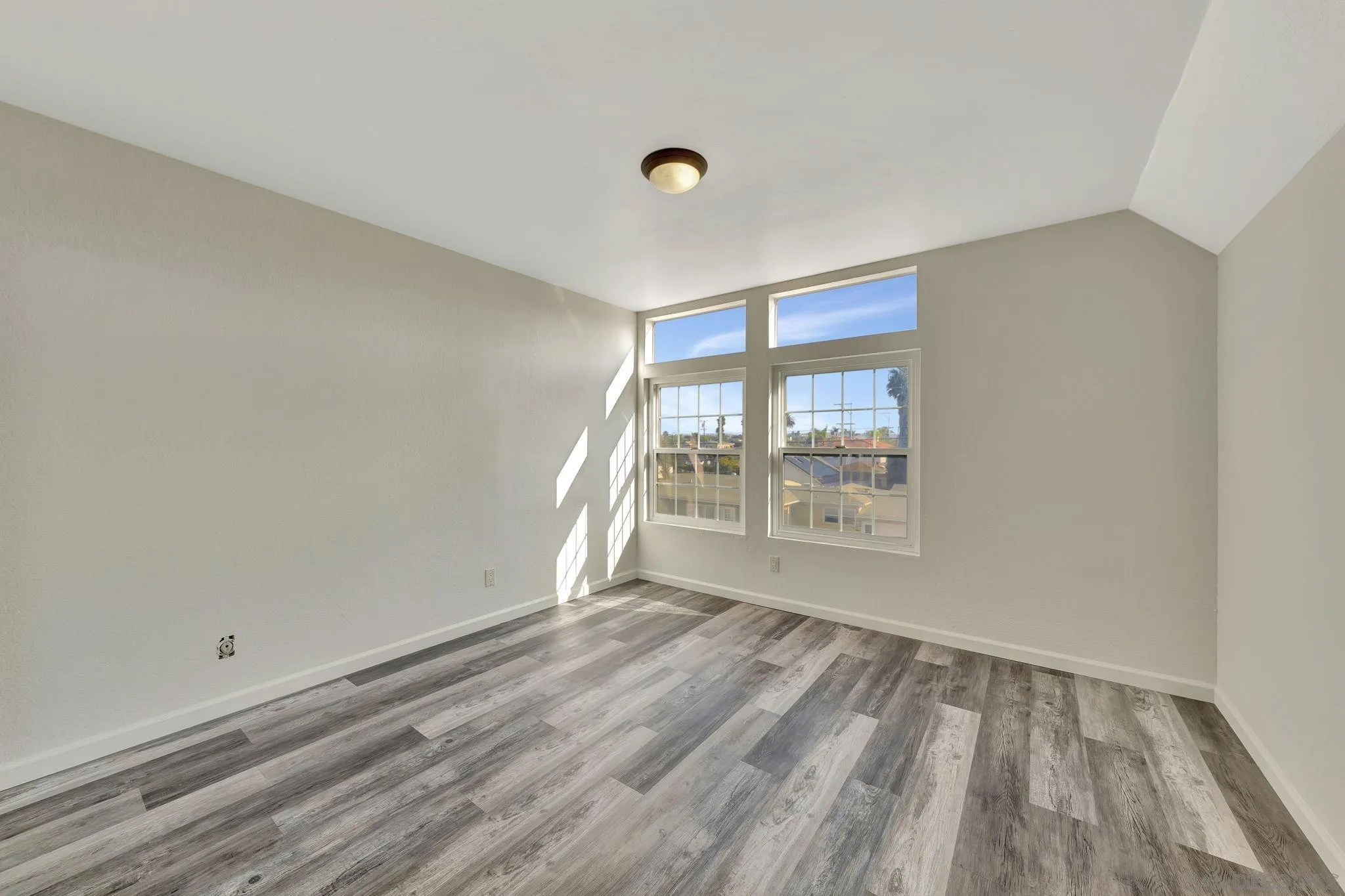 Photo #25: 250040464 Listing: Photo #25