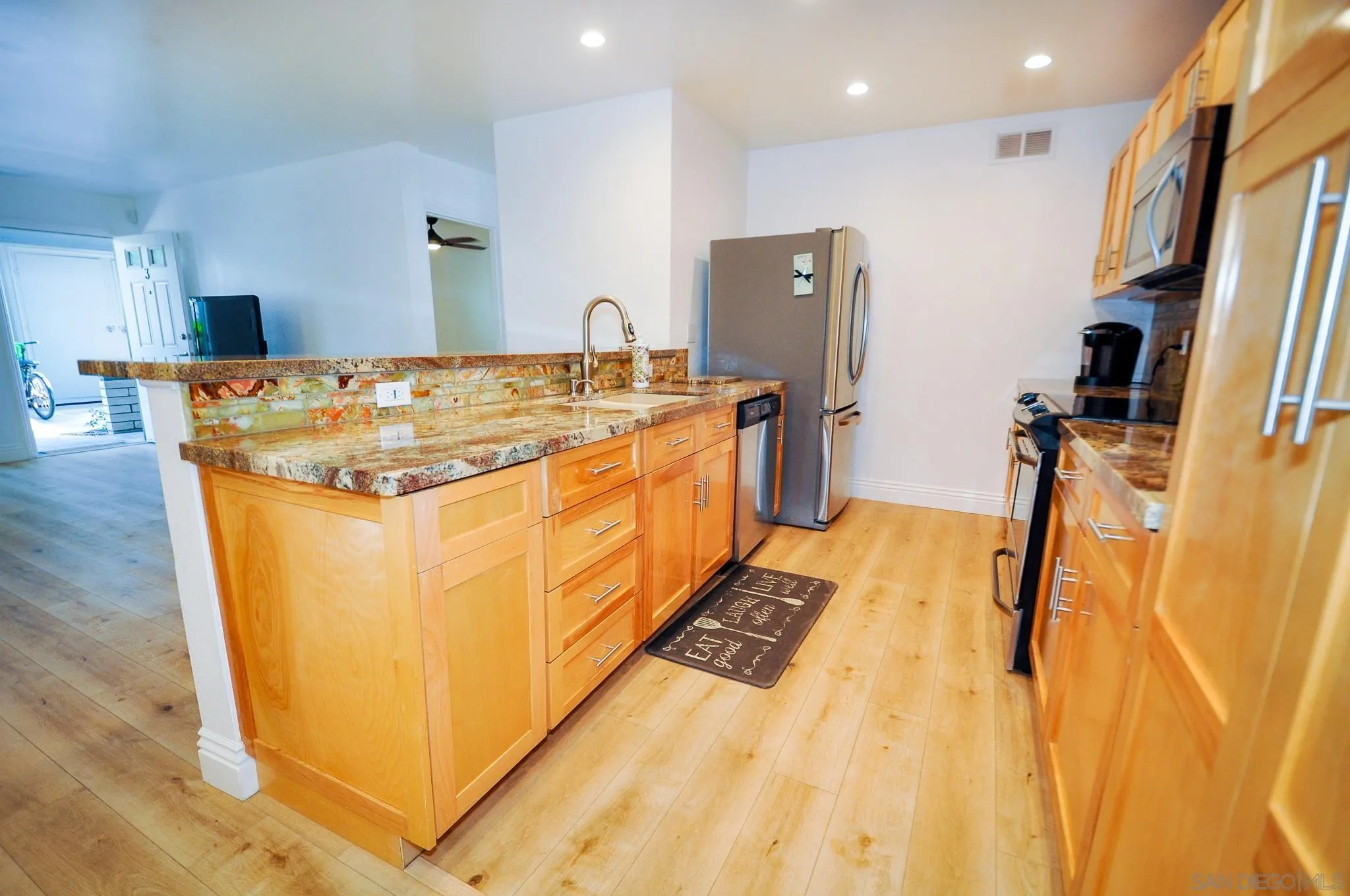 https://cdn.realtyfeed.com/cdn/127/250040467/6e7efd1cb80ea99a1b4fe41281f54c77.webp