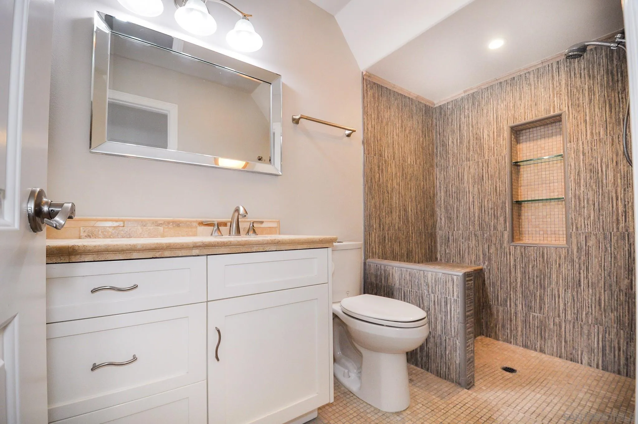 https://cdn.realtyfeed.com/cdn/127/250040467/78c515ab3eec8cb7e793147cce2ad5e3.webp