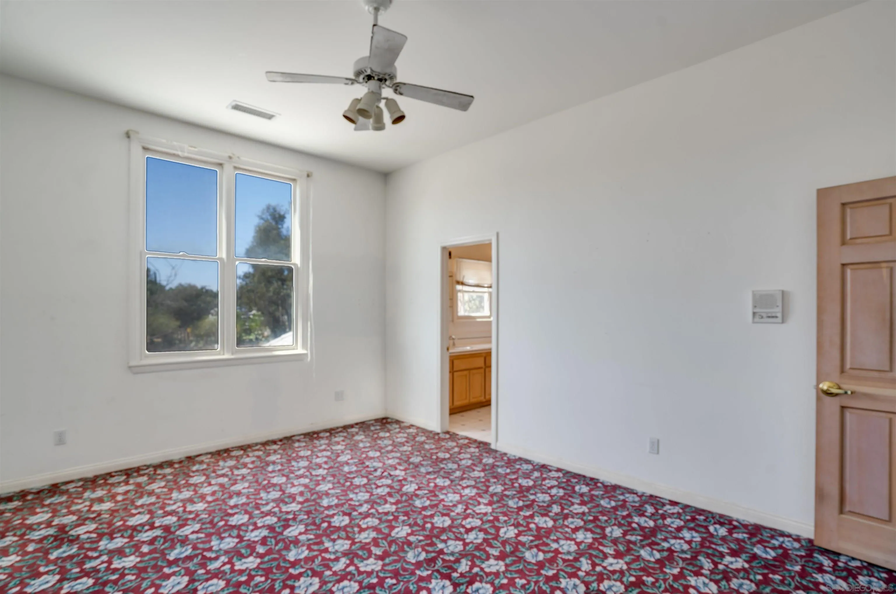 https://cdn.realtyfeed.com/cdn/127/250040468/0dc9d8b61f974c5af9baa423f744664c.webp