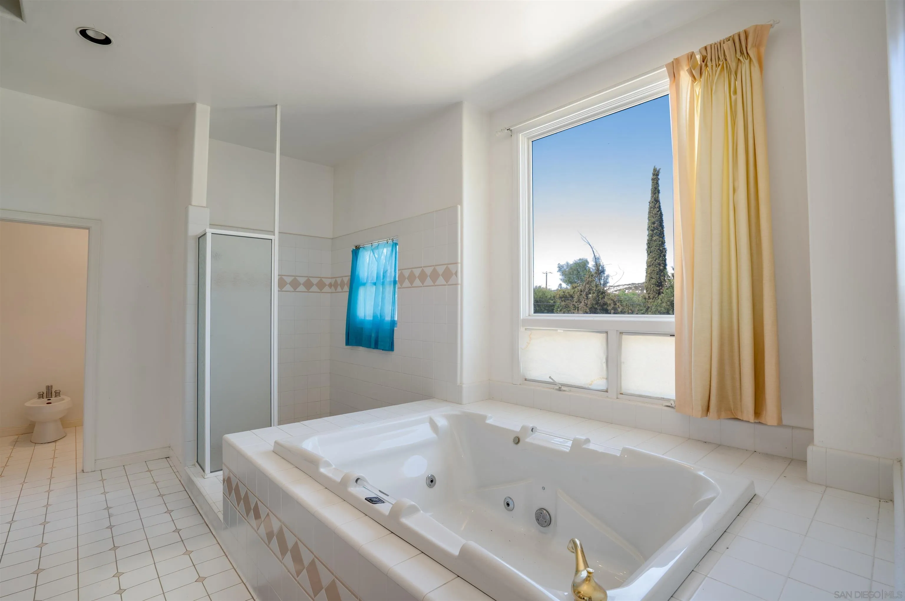 https://cdn.realtyfeed.com/cdn/127/250040468/79c1c29d35266d0afeb15cdde8a8402c.webp