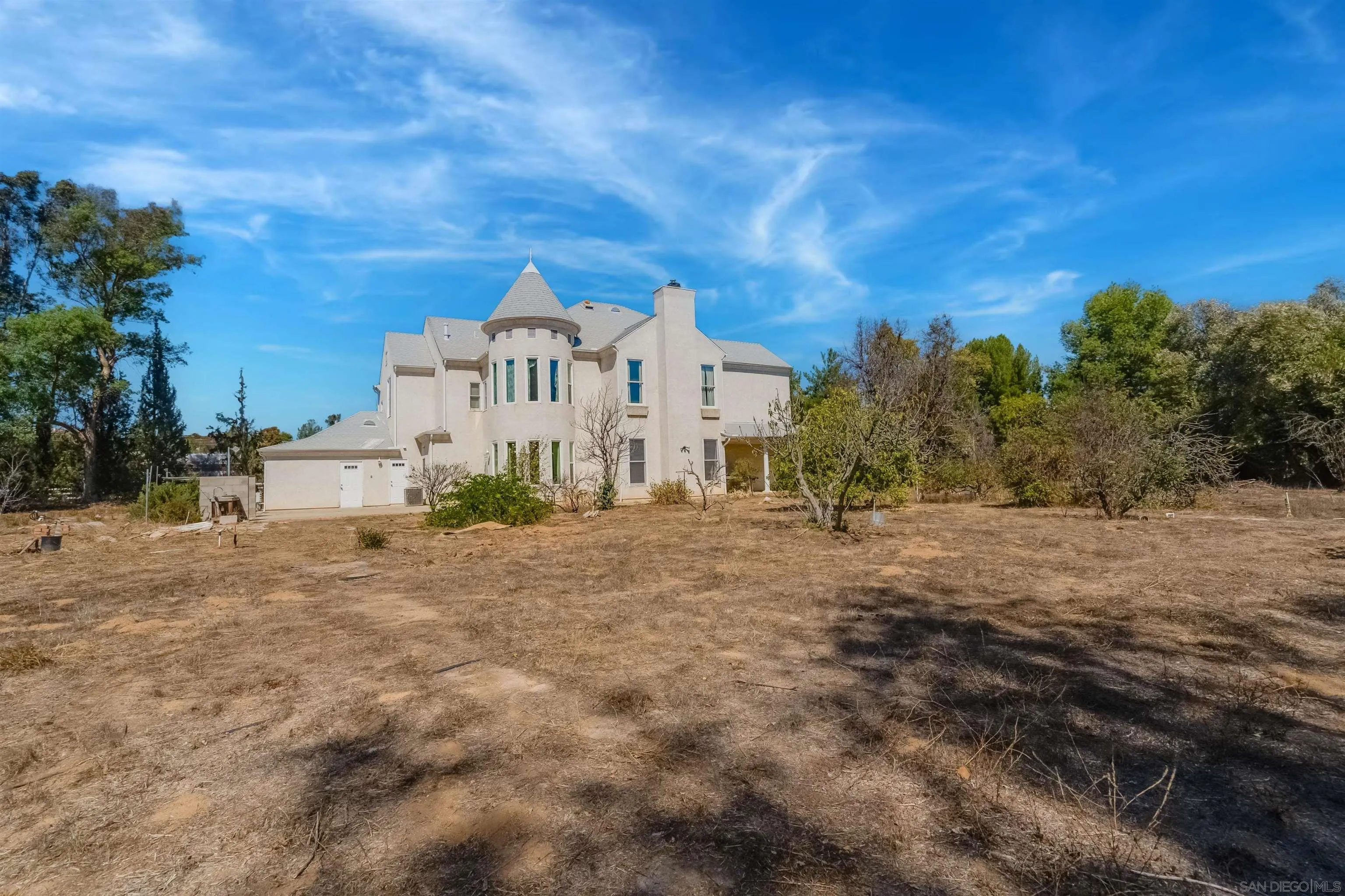https://cdn.realtyfeed.com/cdn/127/250040468/aac52804b59e4ca535749bdf7254bb71.webp