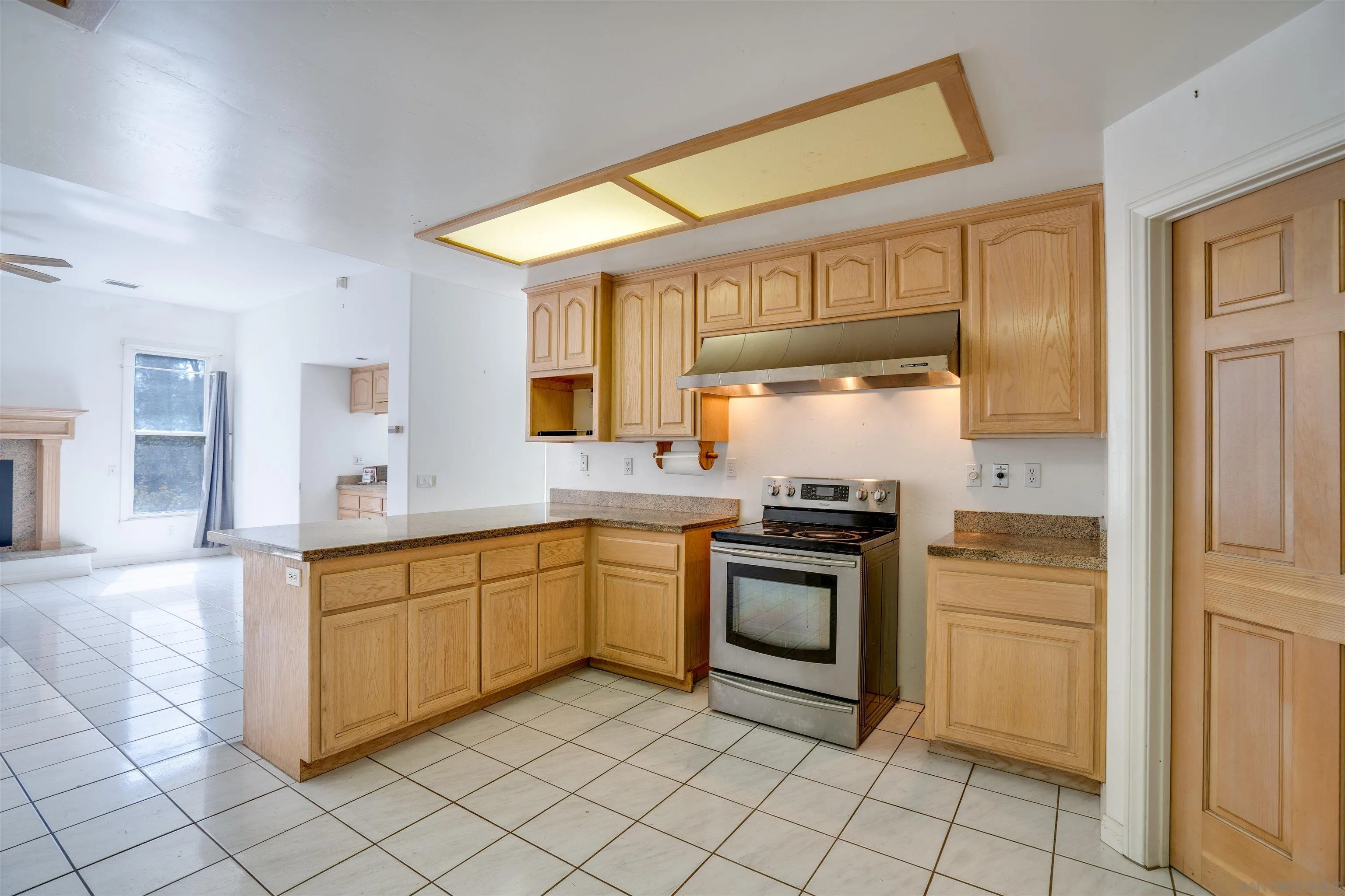 https://cdn.realtyfeed.com/cdn/127/250040468/d0c005bb2dc1f70b9f26b037e987747a.webp